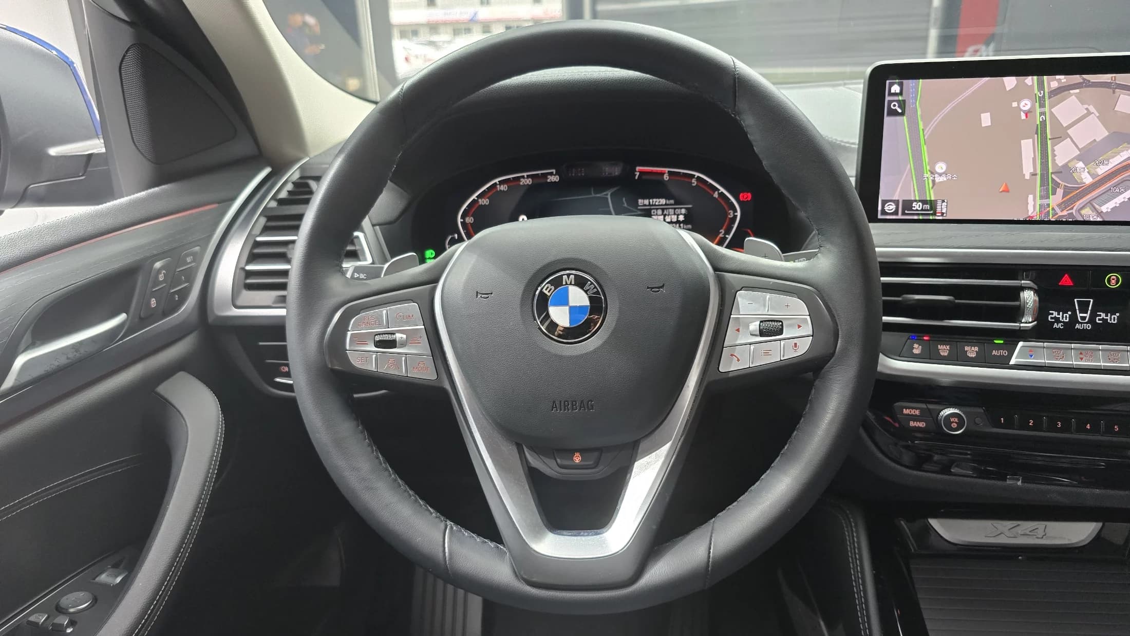BMW X4 xDrive20i xLine, 2023 г. 17276 км. — фото 13