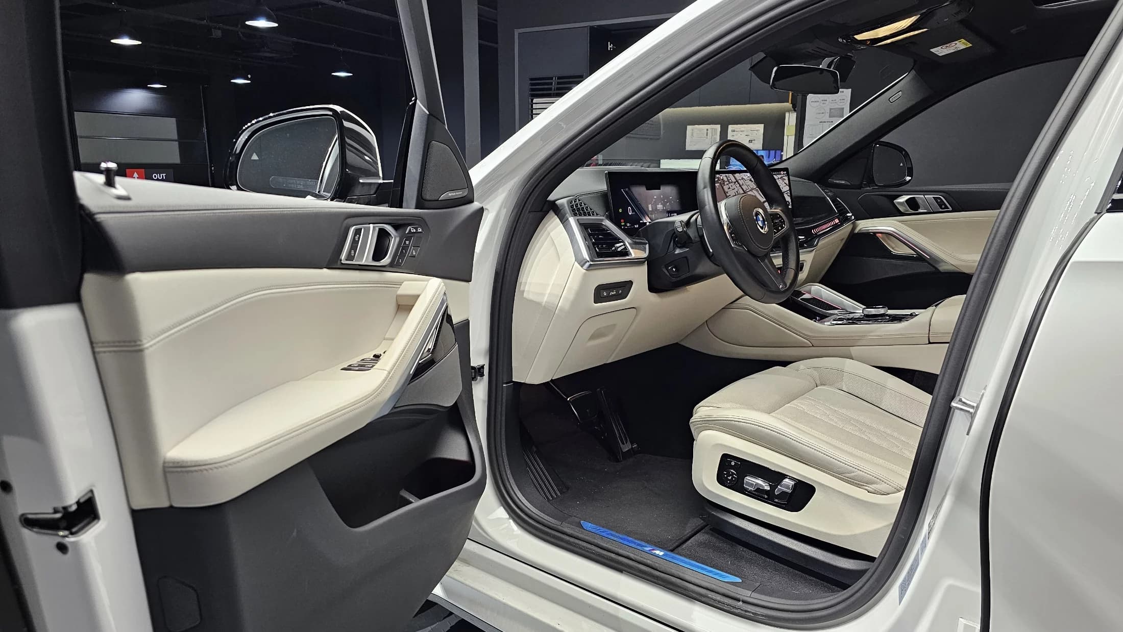 BMW X6 xDrive30d M Sport, 2024 г. 24433 км. — фото 11