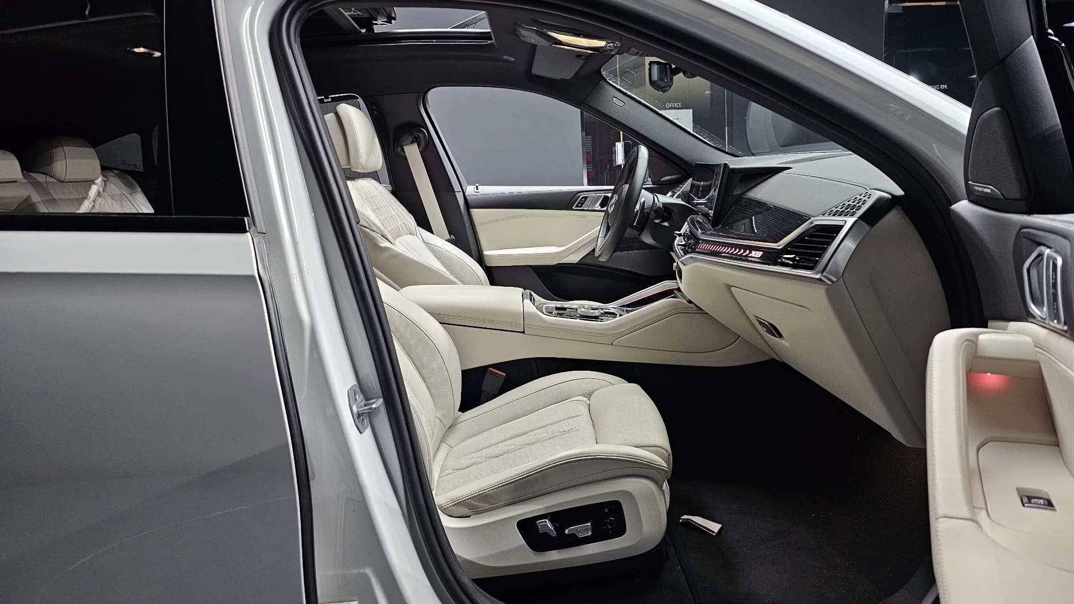 BMW X6 xDrive30d M Sport, 2024 г. 24433 км. — фото 10