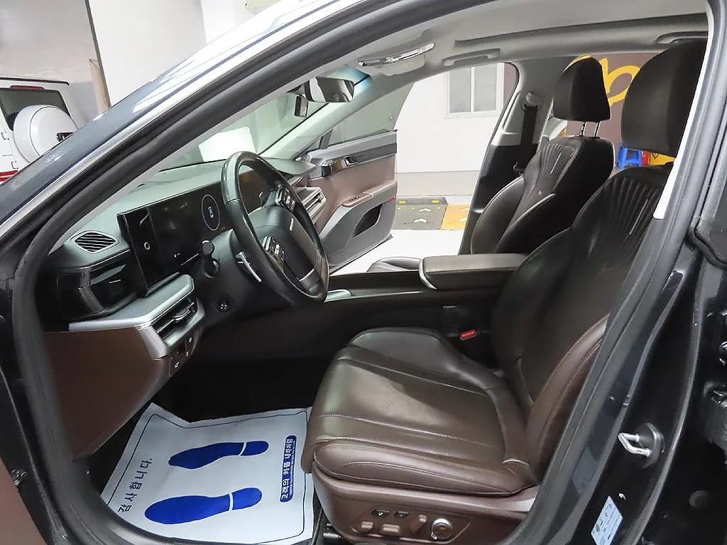 Hyundai Grandeur 2,5 Gasoline 2WD Exclusive, 2023 г. 61615 км. — фото 9