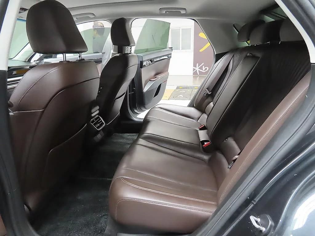Hyundai Grandeur 2,5 Gasoline 2WD Exclusive, 2023 г. 61615 км. — фото 10