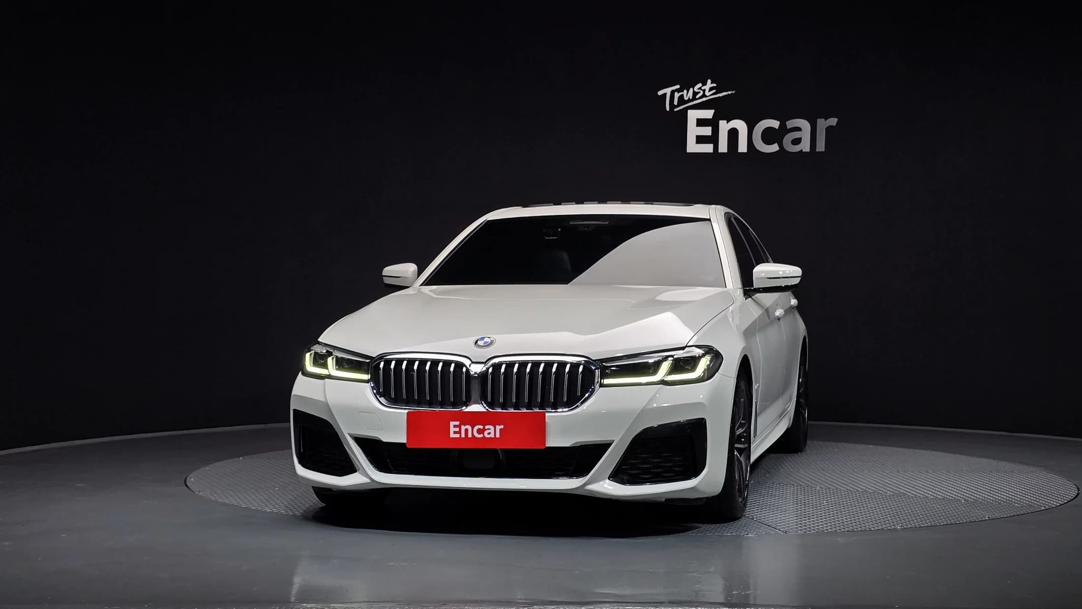 BMW 5-Series 520i M Sport, 2022 г. 34230 км. — фото 3