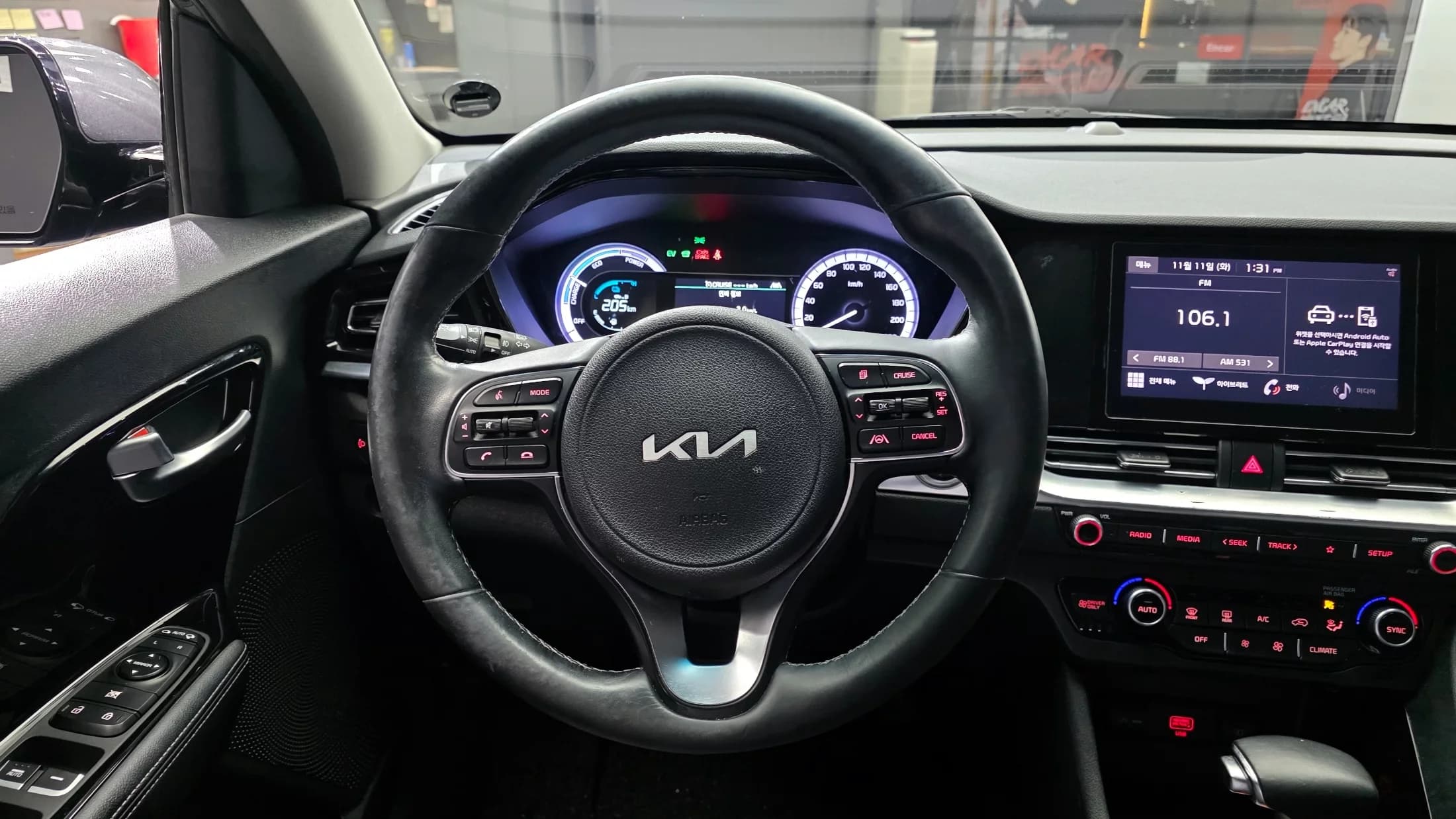 Kia Niro 1.6 HEV Prestige, гибрид, 2021 г. 121086 км. — фото 13