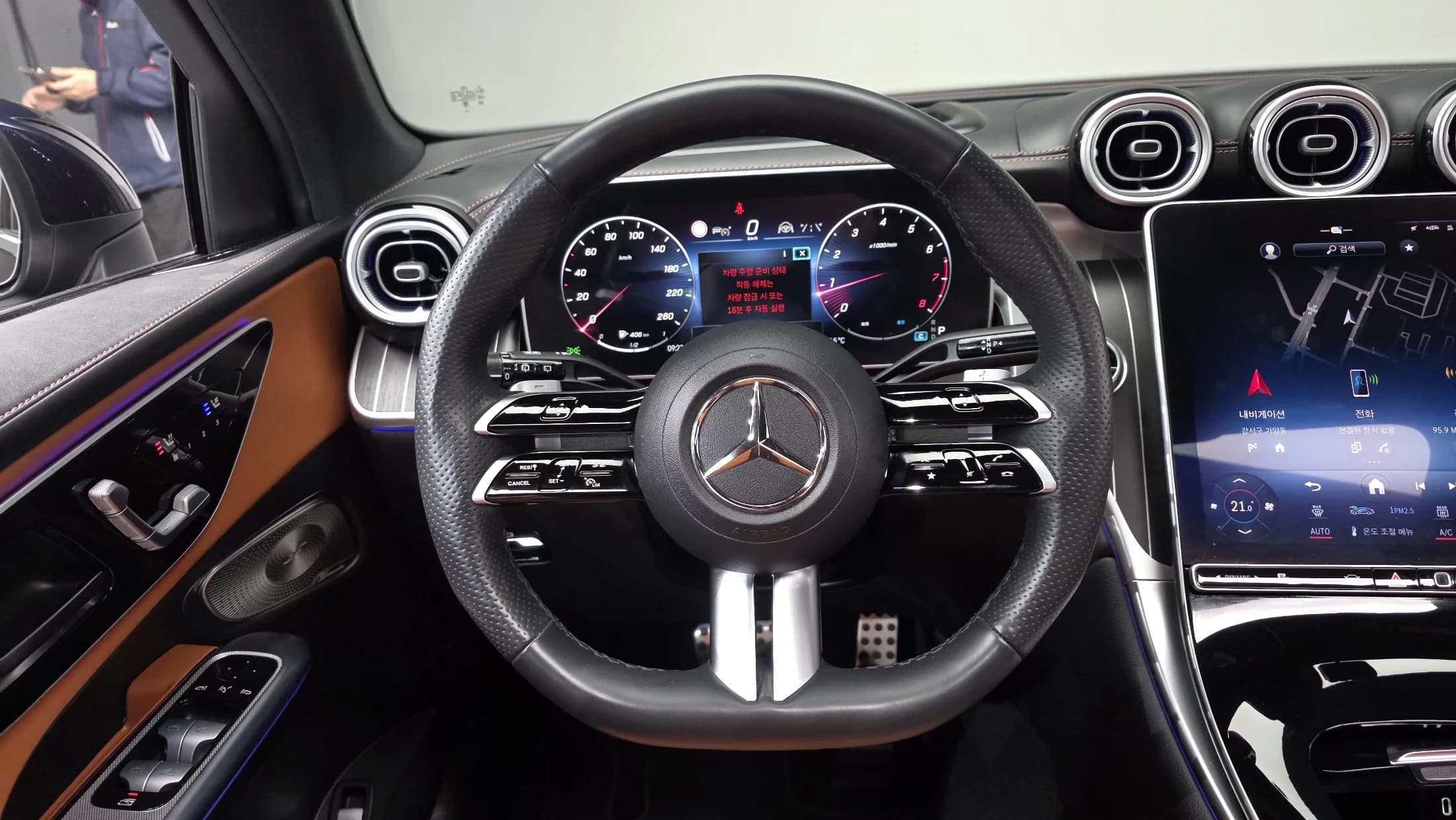 Mercedes-Benz GLC-Class GLC300 4MATIC AMG Line, 2023 г. 68624 км. — фото 12