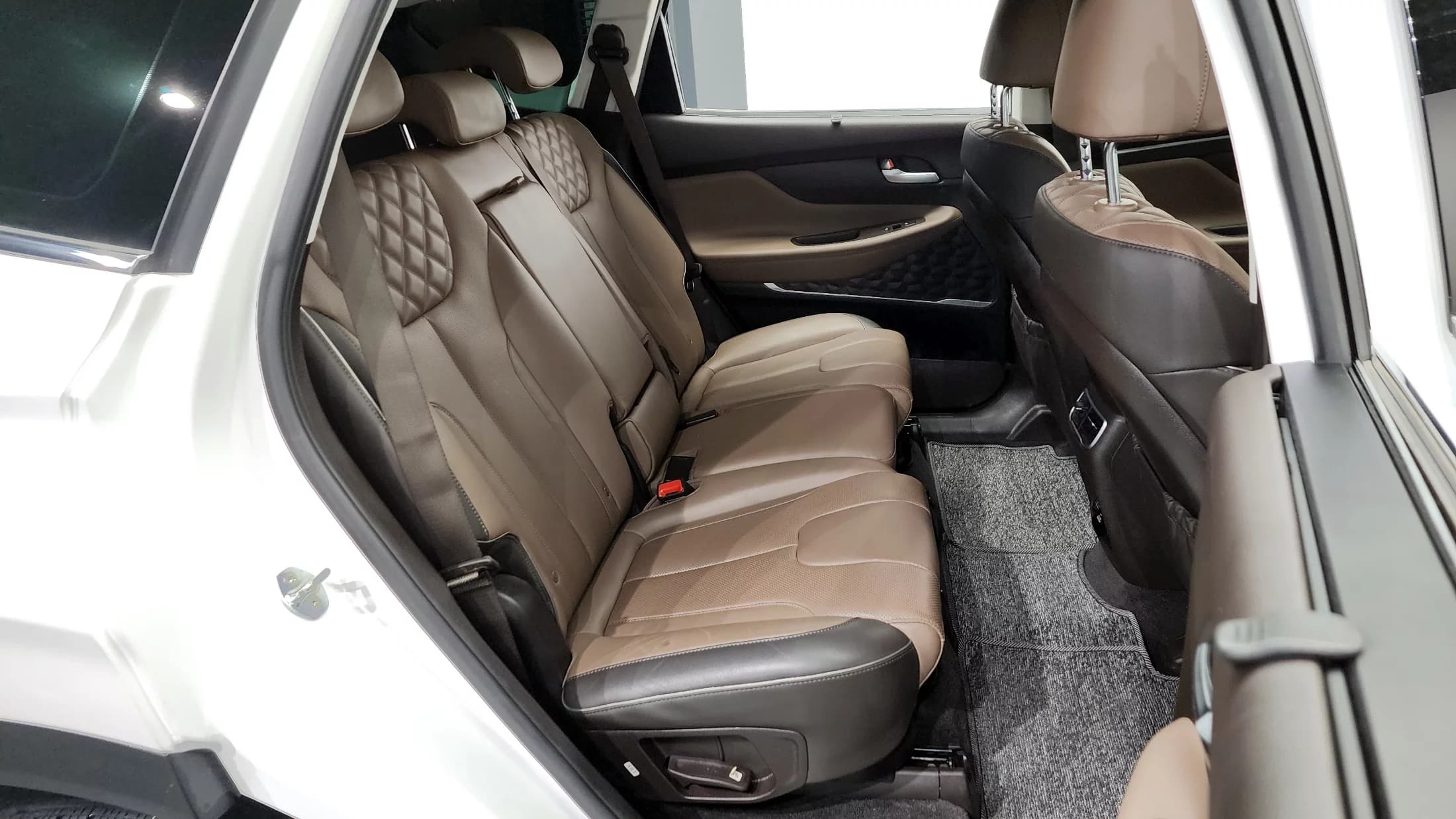 Hyundai Santa Fe HEV 1.6 2WD Prestige, гибрид, 2021 г. 69072 км. — фото 12