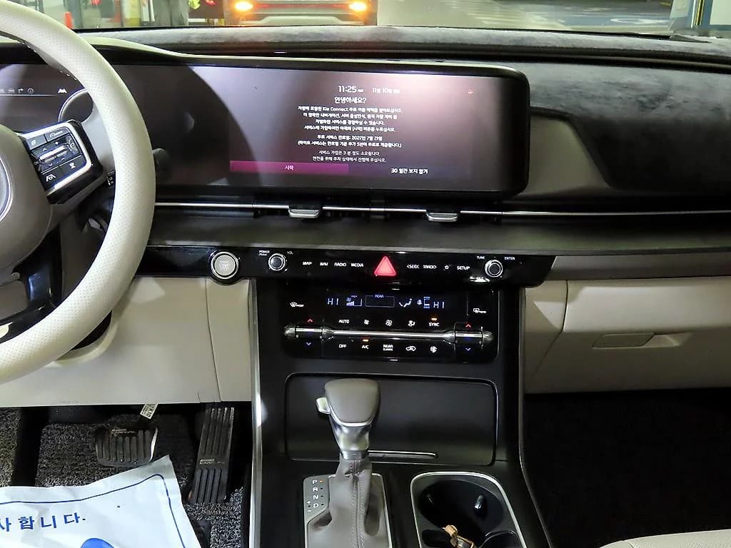 Kia Carnival Gasoline 9-Seater Prestige, 2022 г. 55071 км. — фото 11