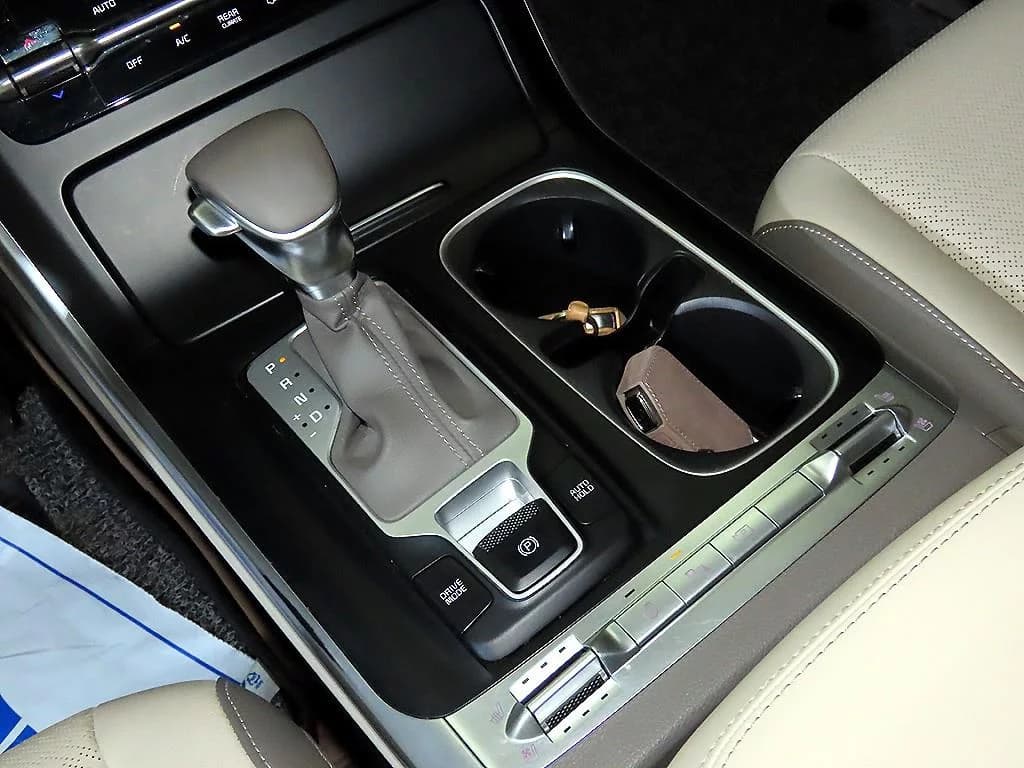 Kia Carnival Gasoline 9-Seater Prestige, 2022 г. 55071 км. — фото 12
