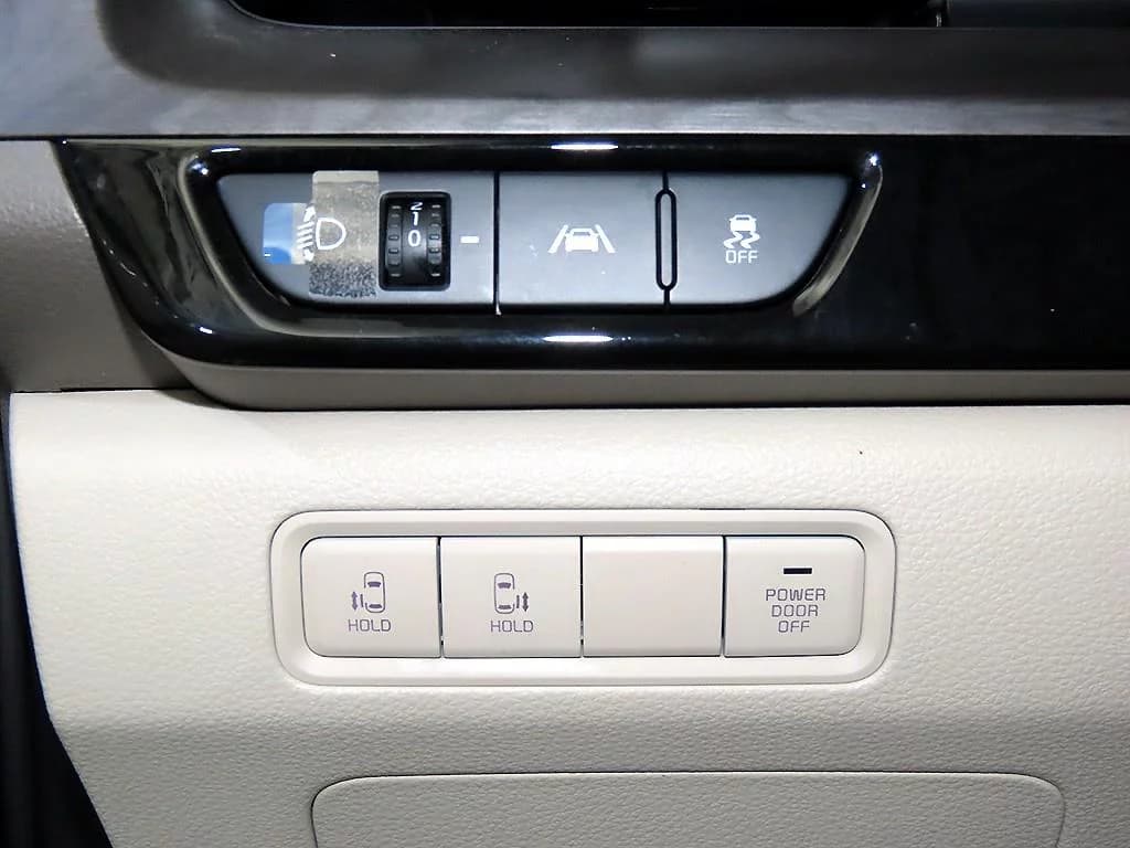Kia Carnival Gasoline 9-Seater Prestige, 2022 г. 55071 км. — фото 13