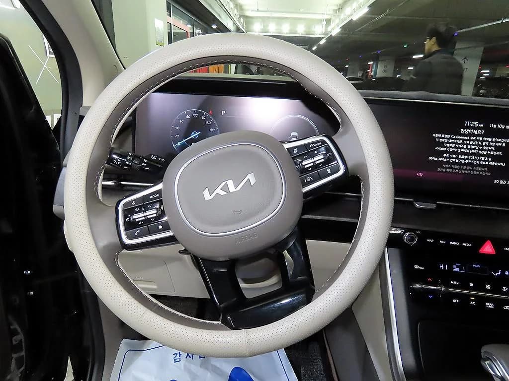 Kia Carnival Gasoline 9-Seater Prestige, 2022 г. 55071 км. — фото 8