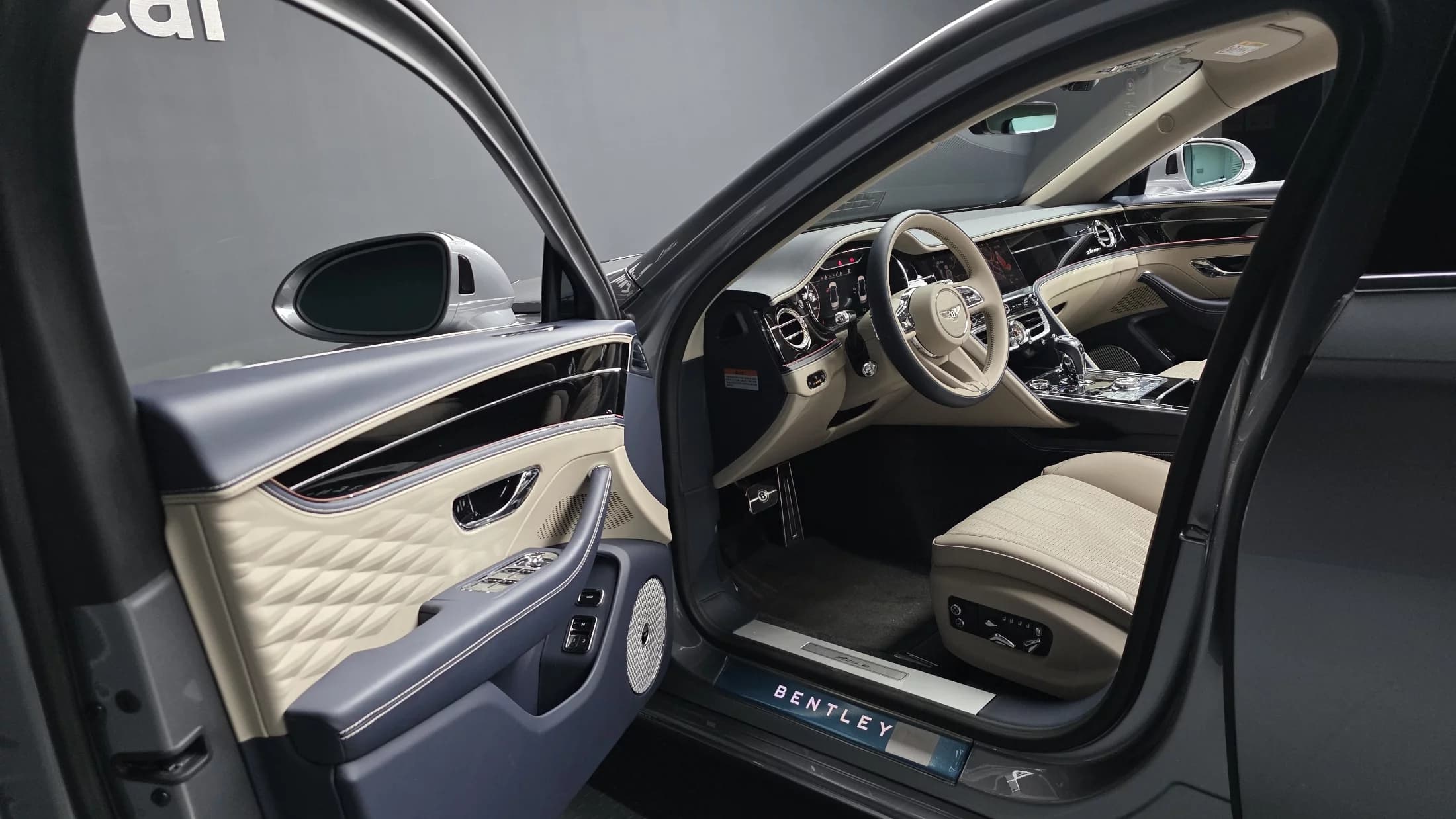 Bentley Flying Spur 4.0 Azure, 2023 г. 9149 км. — фото 10