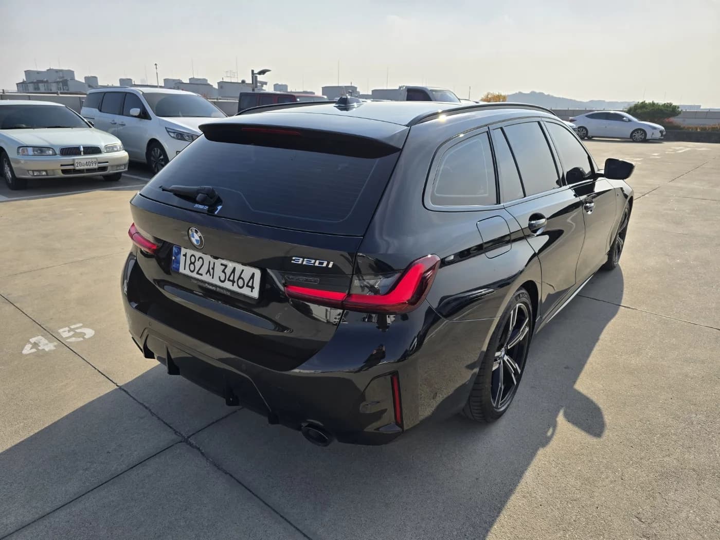 BMW 3-Series 320i Touring M Sports, 2023 г. 31280 км. — фото 2