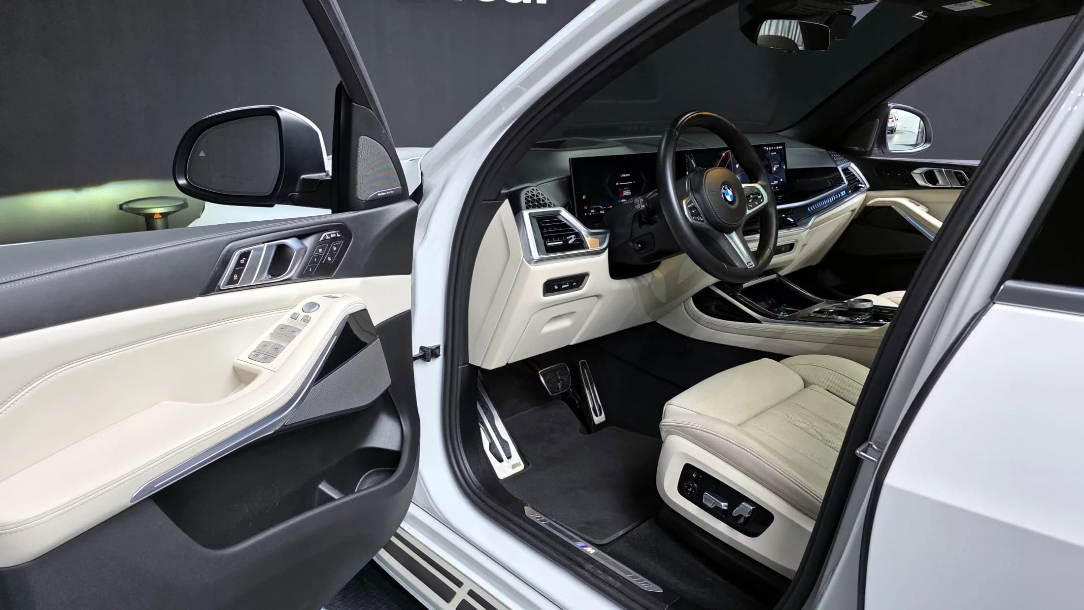 BMW X7 xDrive 40i M Sport 7STR, 2023 г. 62094 км. — фото 10