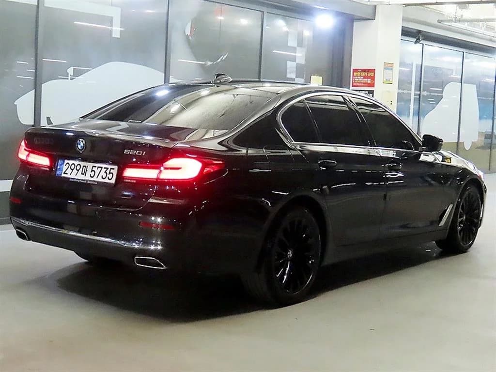 BMW 5-Series 520i Luxury, 2022 г. 20671 км. — фото 4
