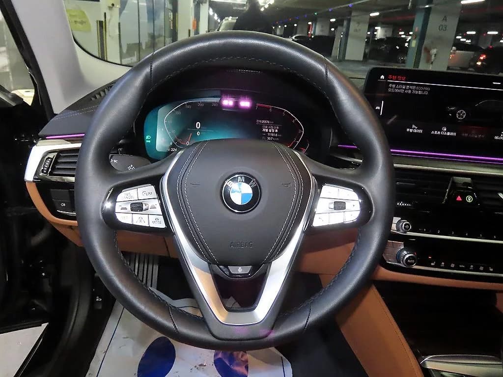 BMW 5-Series 520i Luxury, 2022 г. 20671 км. — фото 8