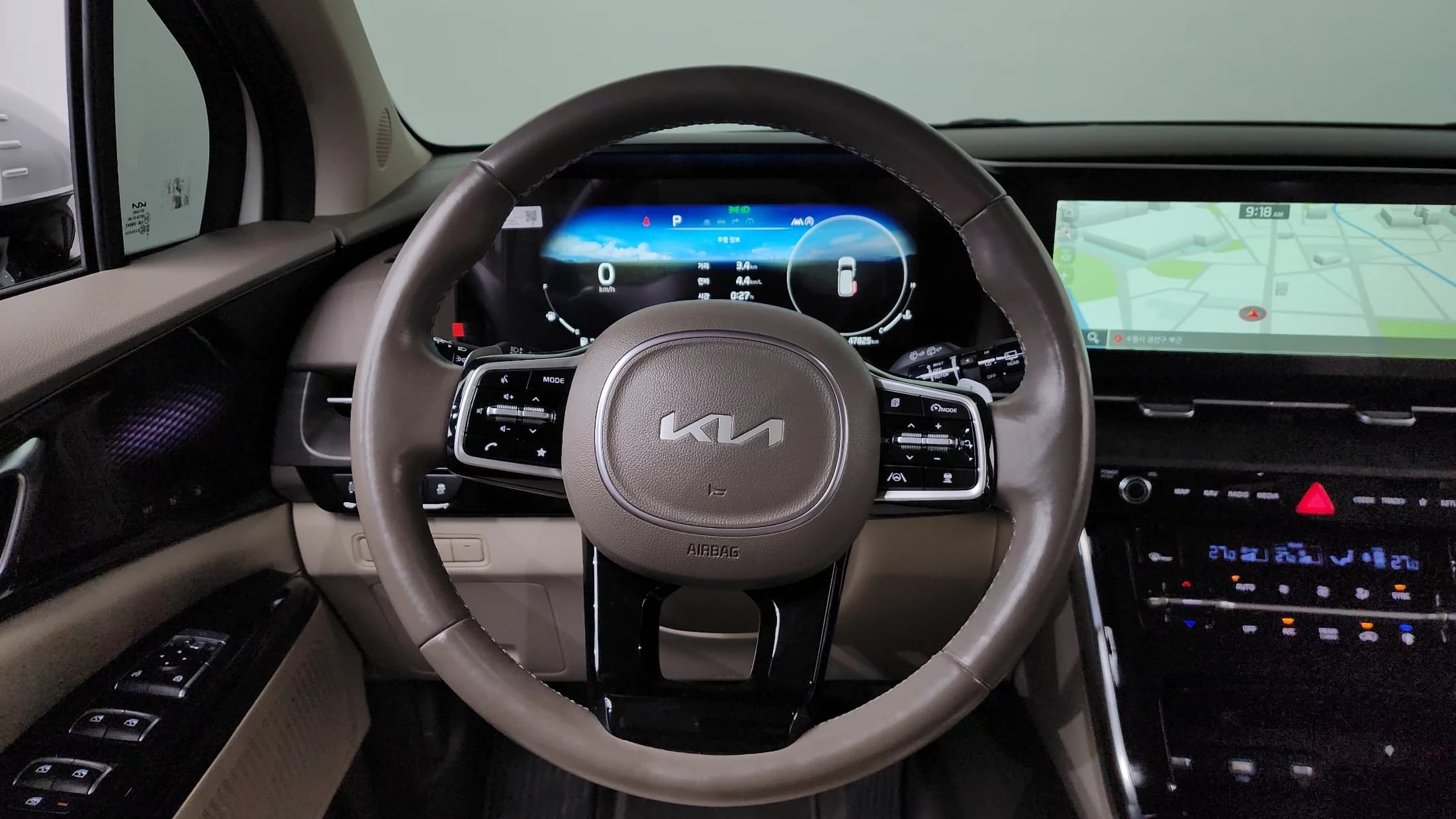 Kia Carnival 9-Seater Signature, 2021 г. 47923 км. — фото 13