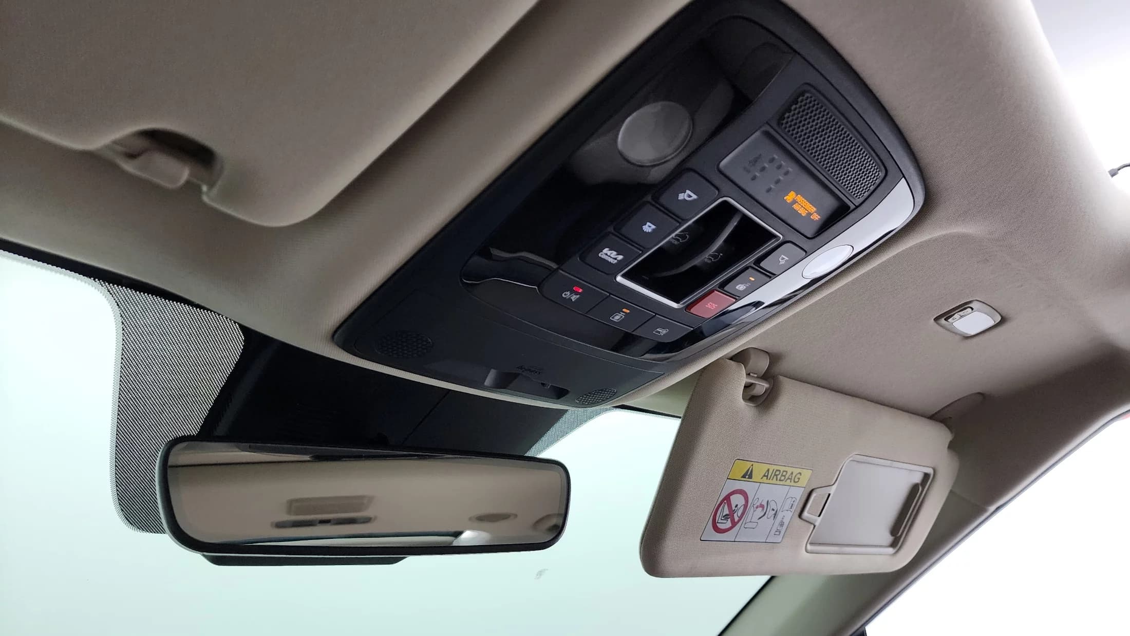 Kia Carnival 9-Seater Signature, 2021 г. 47923 км. — фото 18