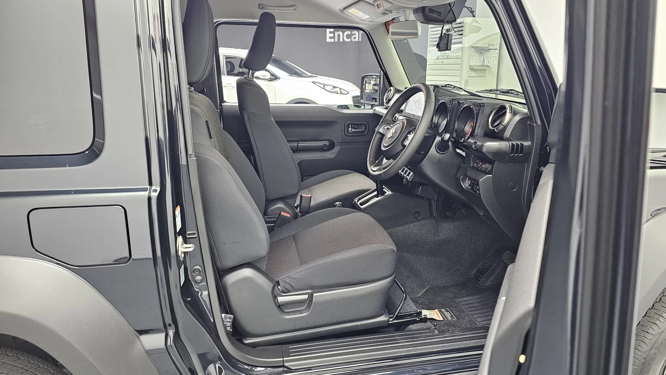 Suzuki JIMNY 1.5, 2023 г. 753 км. — фото 10