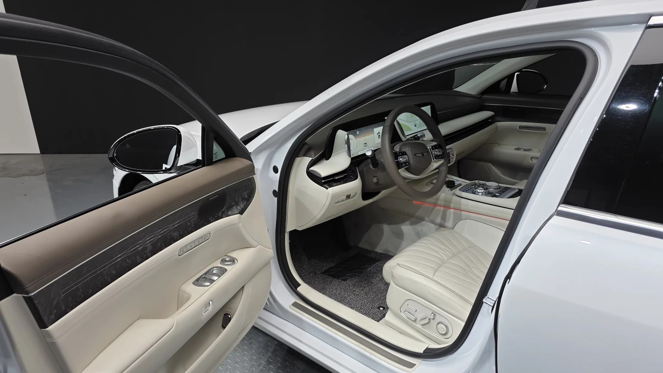 Genesis G90 Gasoline 3.5 Turbo AWD, 2022 г. 39307 км. — фото 10
