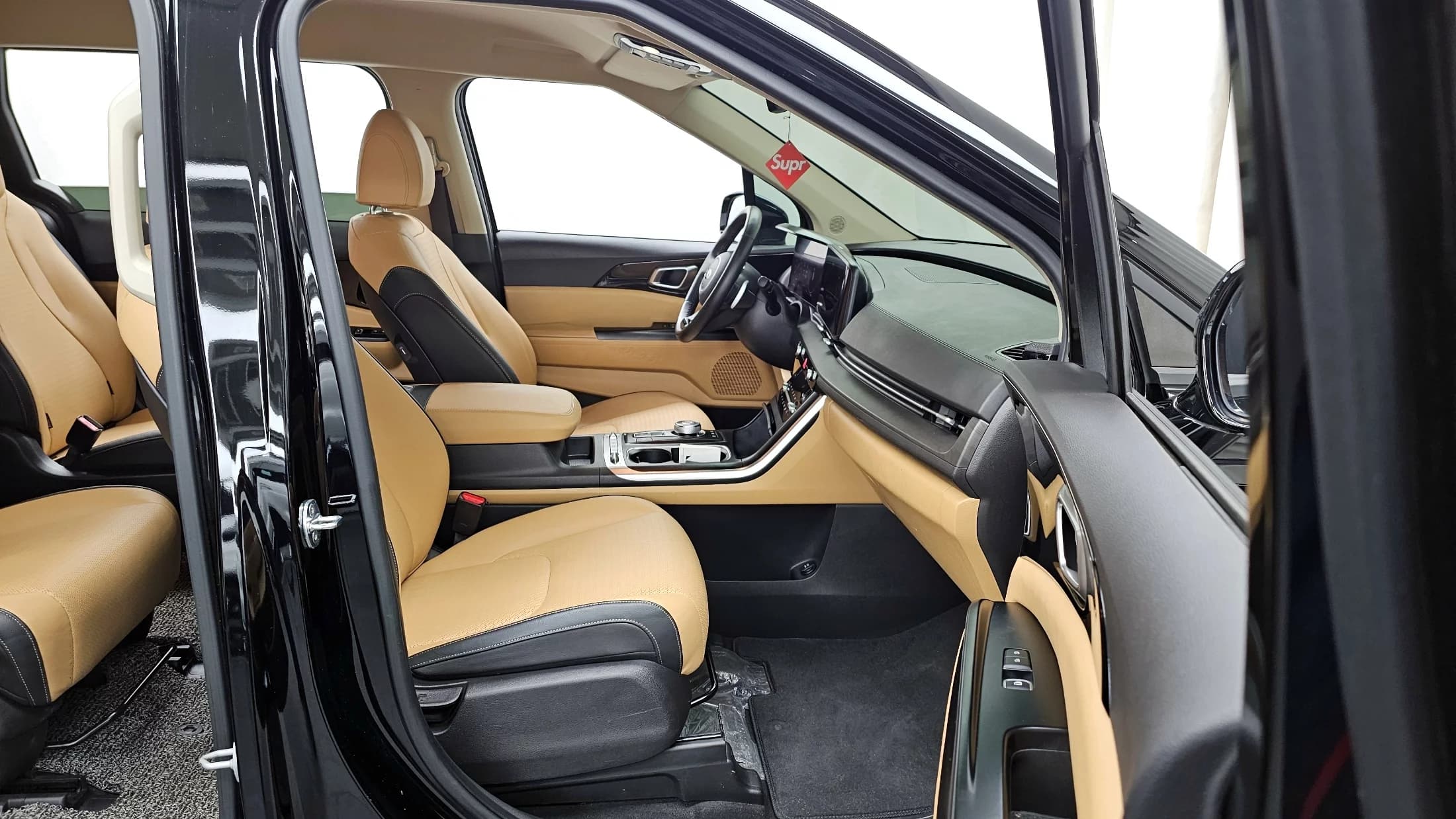 Kia Carnival 9-Seater Prestige, 2021 г. 70503 км. — фото 11
