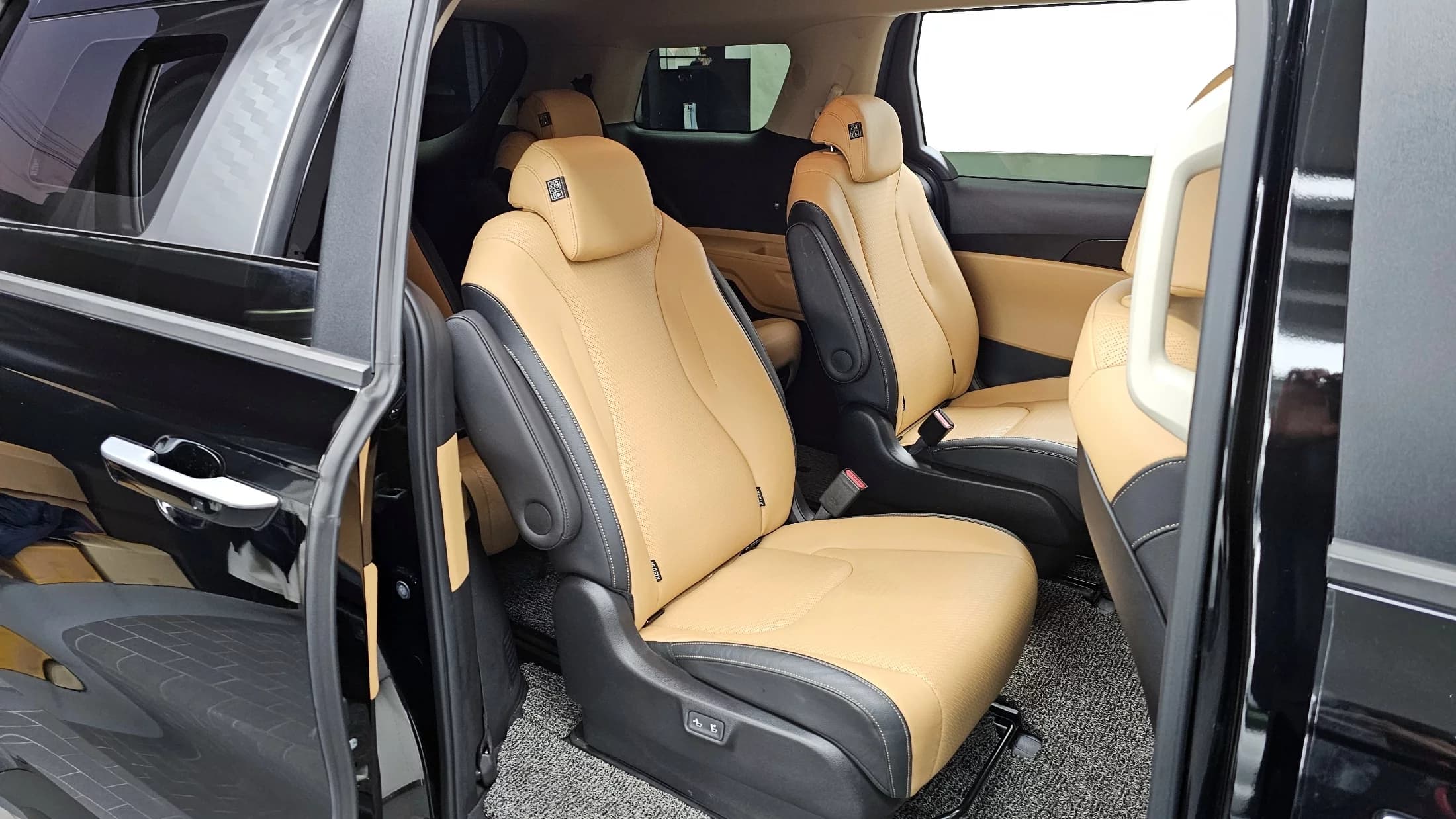 Kia Carnival 9-Seater Prestige, 2021 г. 70503 км. — фото 12