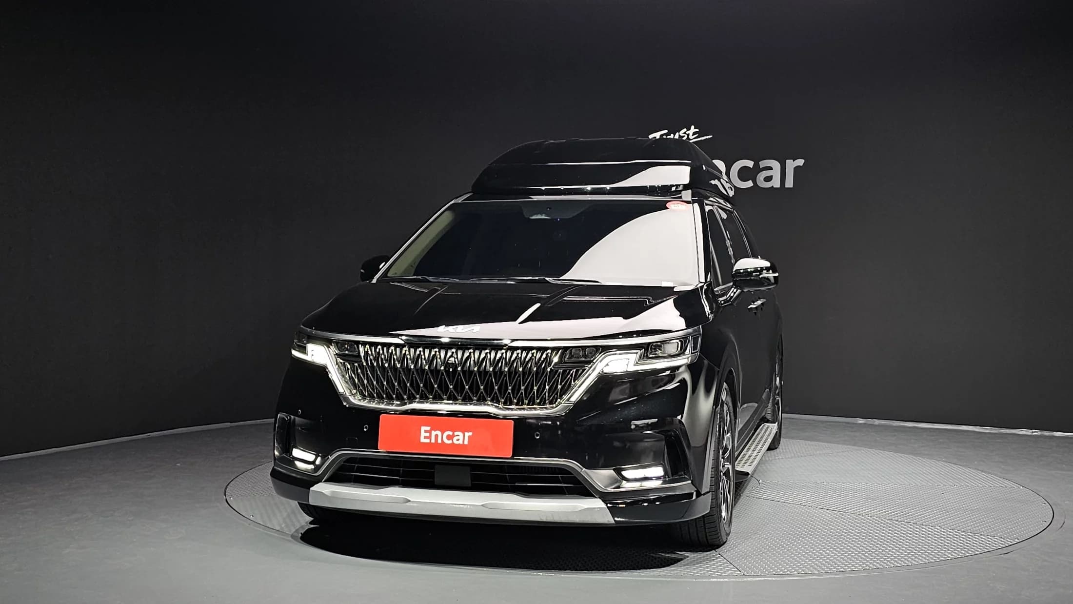 Kia Carnival 9-Seater Hi-Limousine Signature, 2022 г. 50495 км. — фото 3