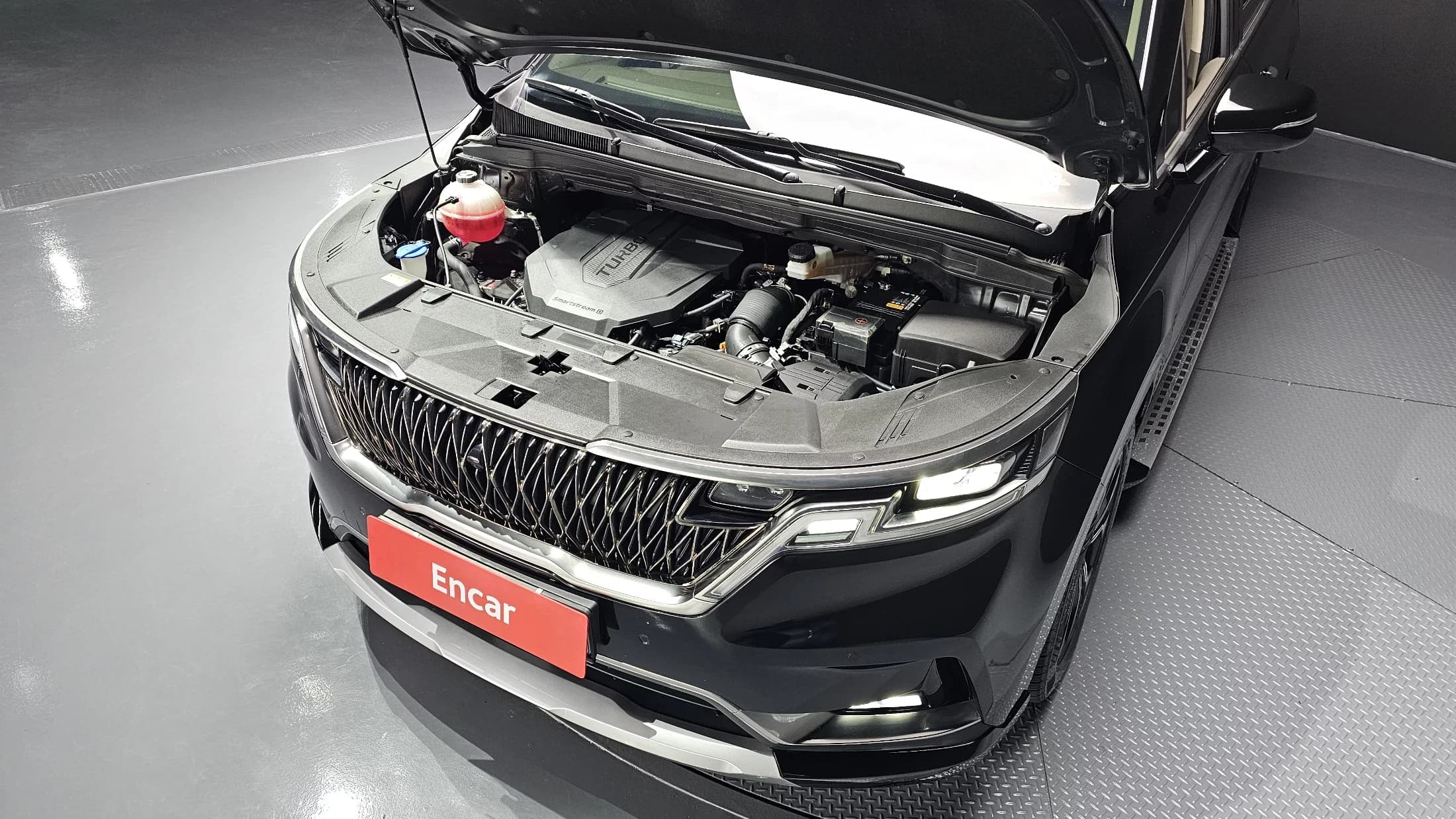Kia Carnival 9-Seater Hi-Limousine Signature, 2022 г. 50495 км. — фото 6