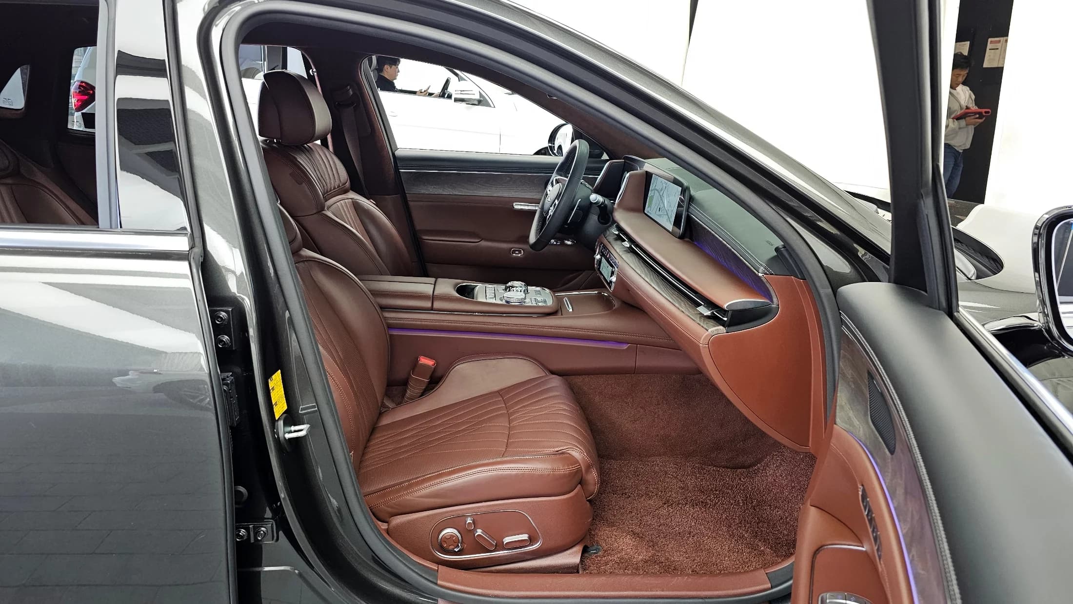 Genesis G90 Gasoline 3.5 Turbo AWD, 2022 г. 75919 км. — фото 11