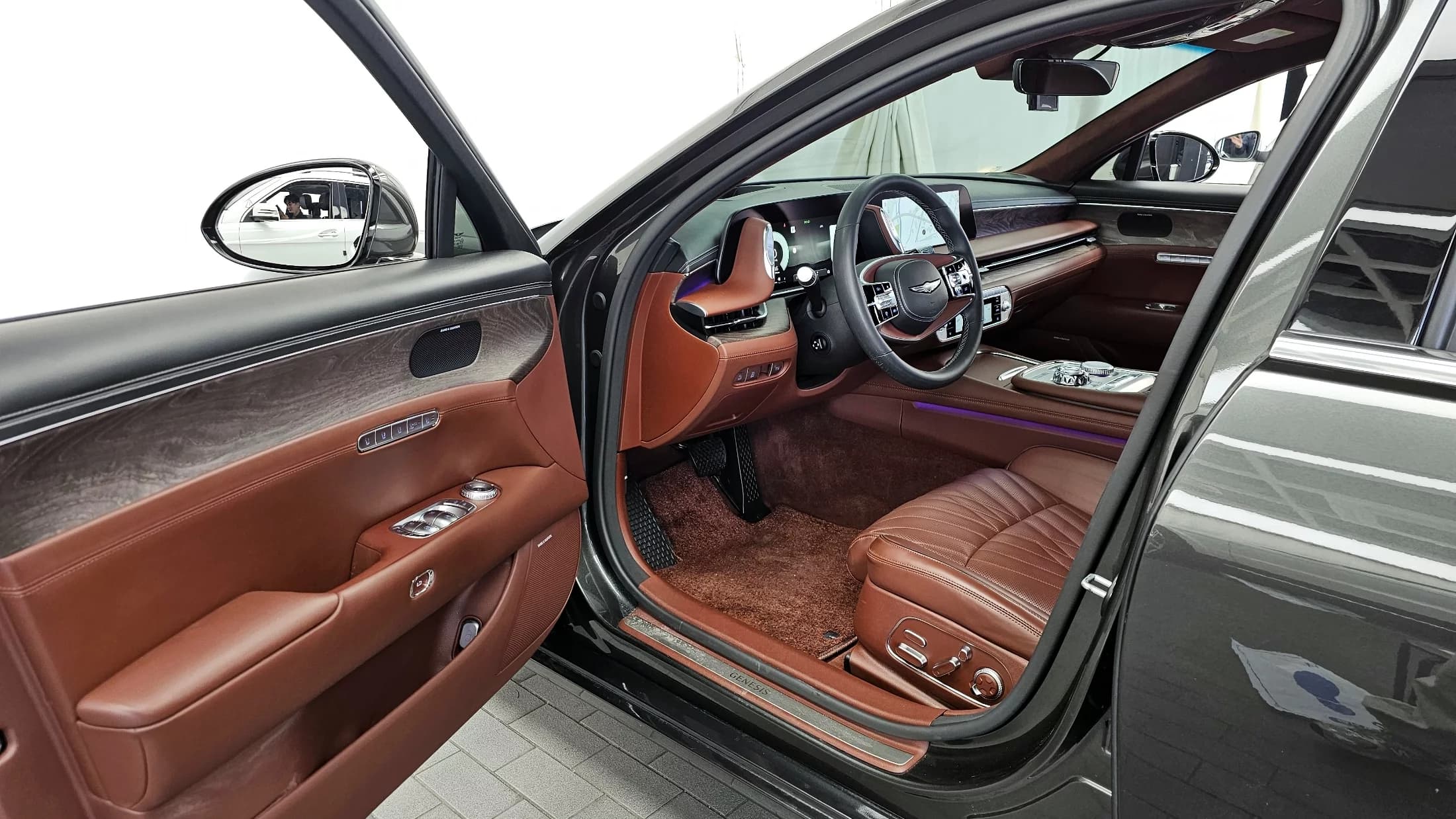 Genesis G90 Gasoline 3.5 Turbo AWD, 2022 г. 75919 км. — фото 10