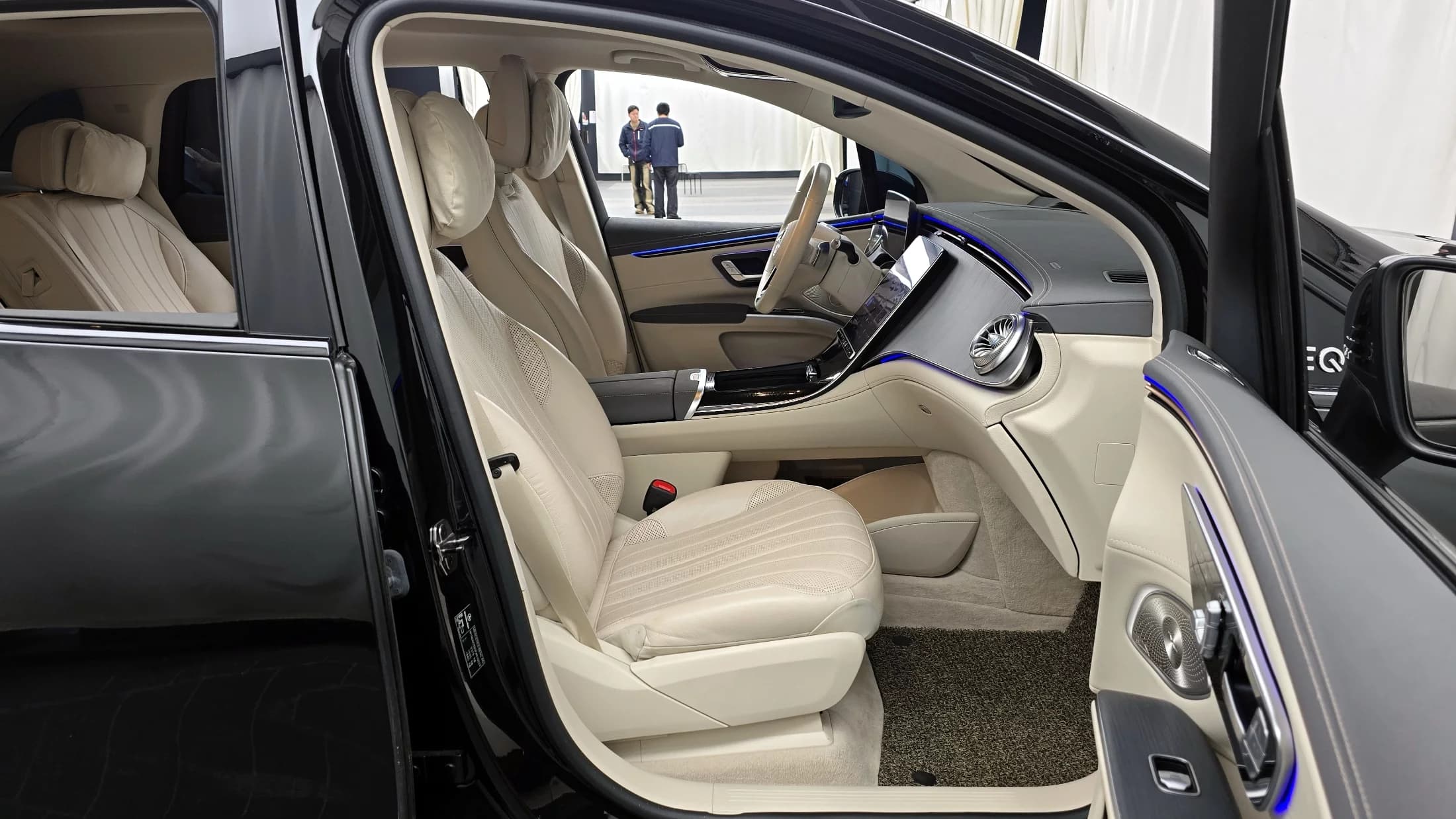 Mercedes-Benz EQS EQS450 4MATIC Launch Edition, электромобиль, 2023 г. 58289 км. — фото 11