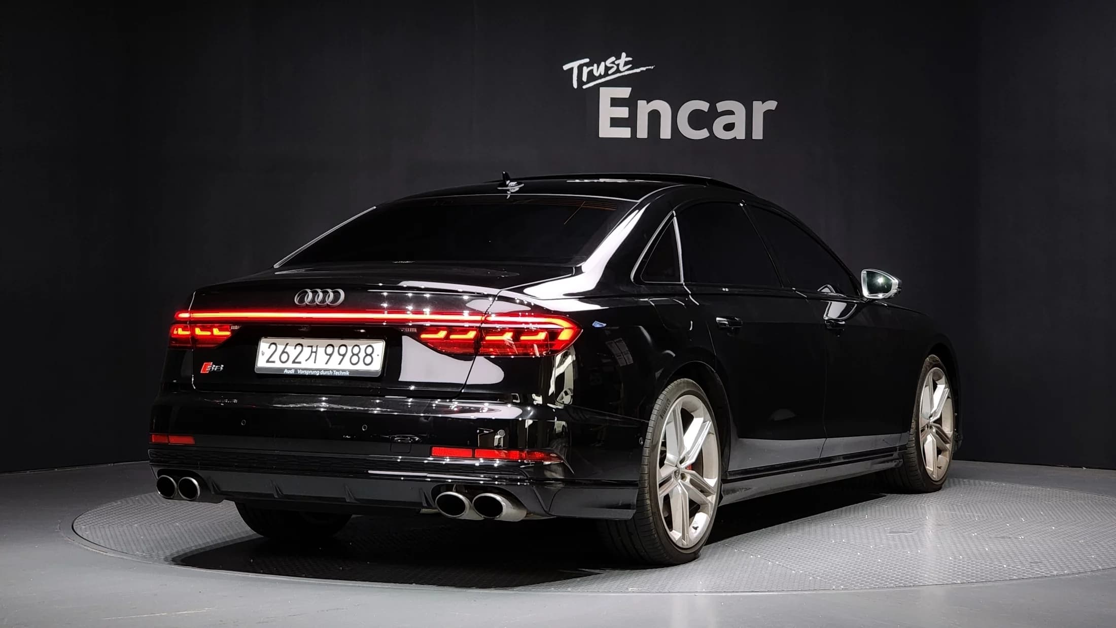 Audi S8 4.0 TFSI Quattro LWB, 2021 г. 32692 км. — фото 2