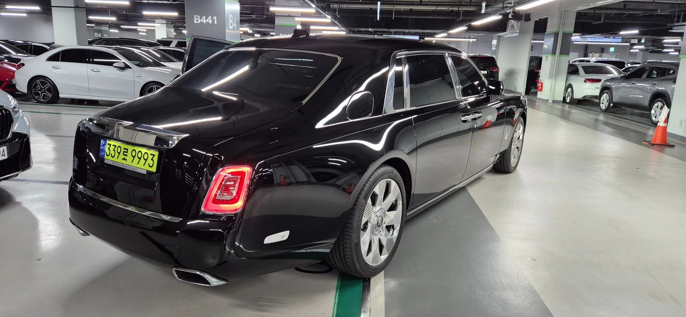 Rolls-Royce PHANTOM 6.7 EWB V12, 2024 г. 1567 км. — фото 2