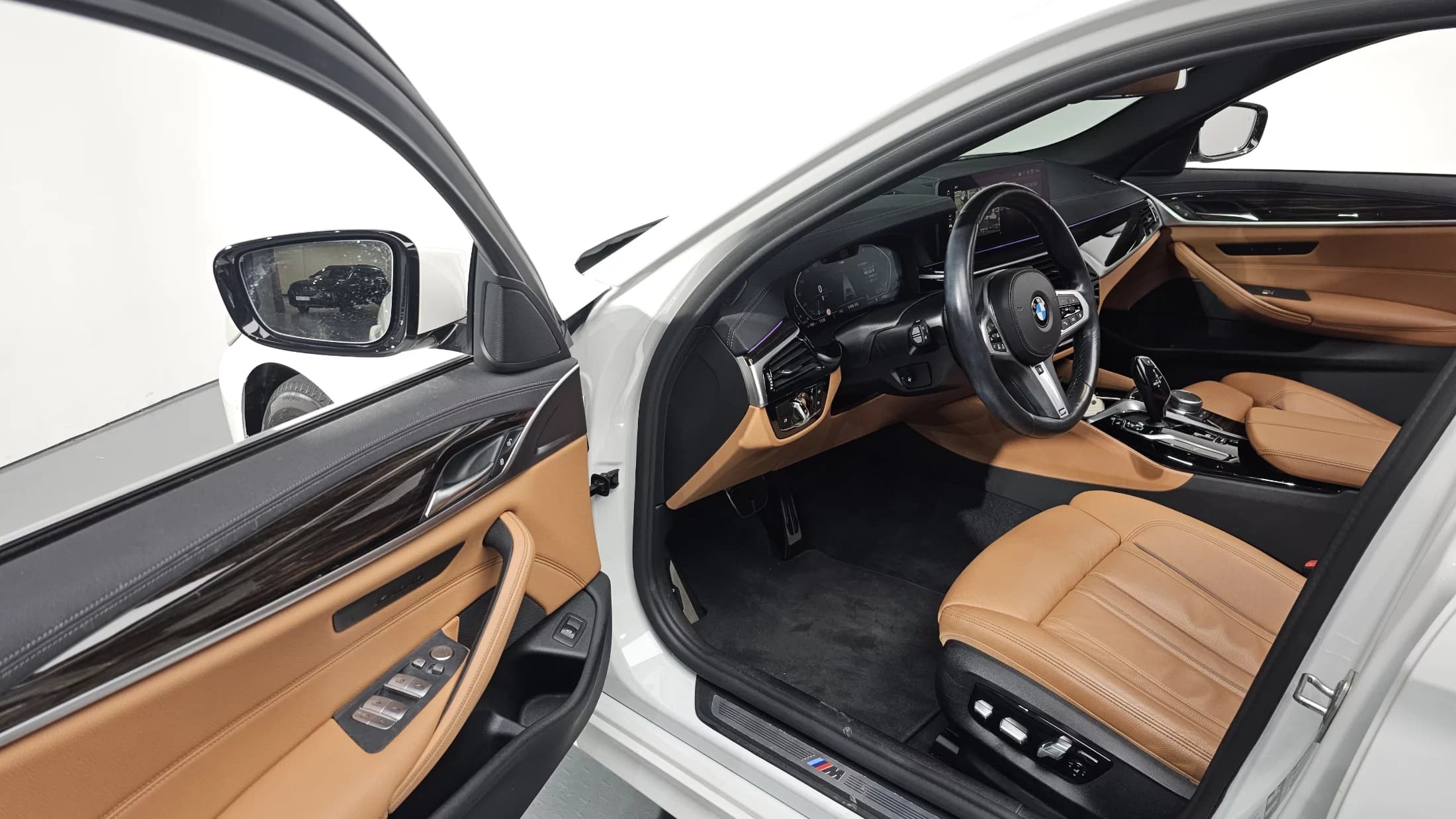BMW 5-Series 520i M Sport, 2022 г. 34543 км. — фото 11