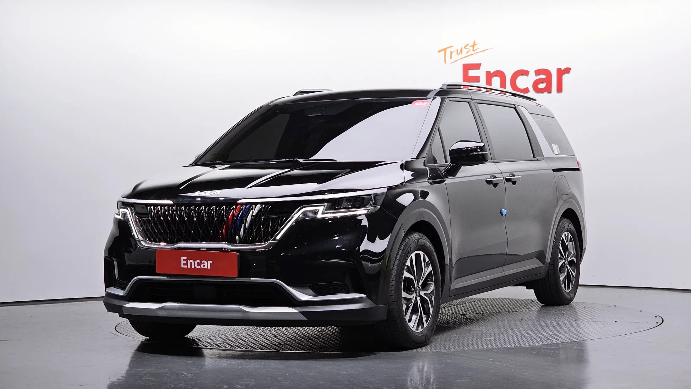 Kia Carnival 9-Seater Prestige, 2021 г. 37295 км.