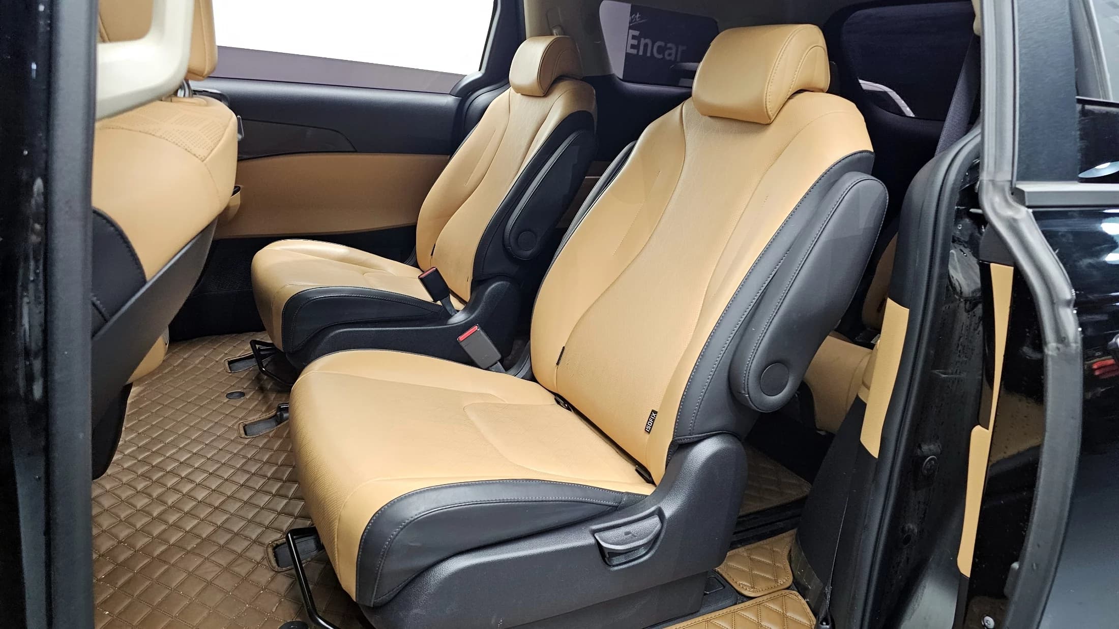 Kia Carnival 9-Seater Prestige, 2021 г. 37295 км. — фото 12