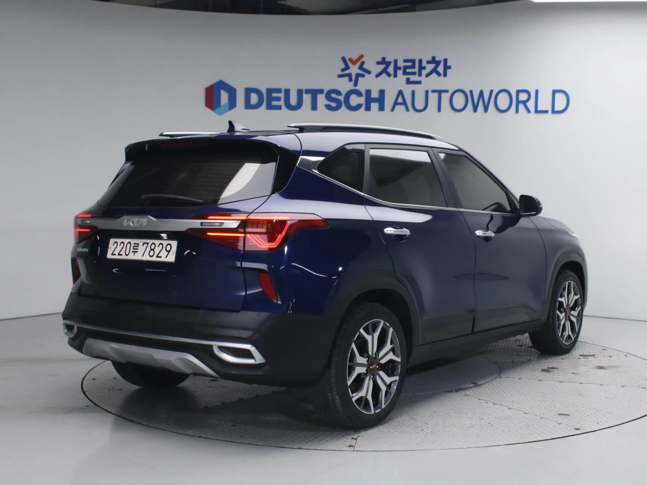 Kia Seltos Diesel 1.6 2WD Signature, 2021 г. 124896 км. — фото 2