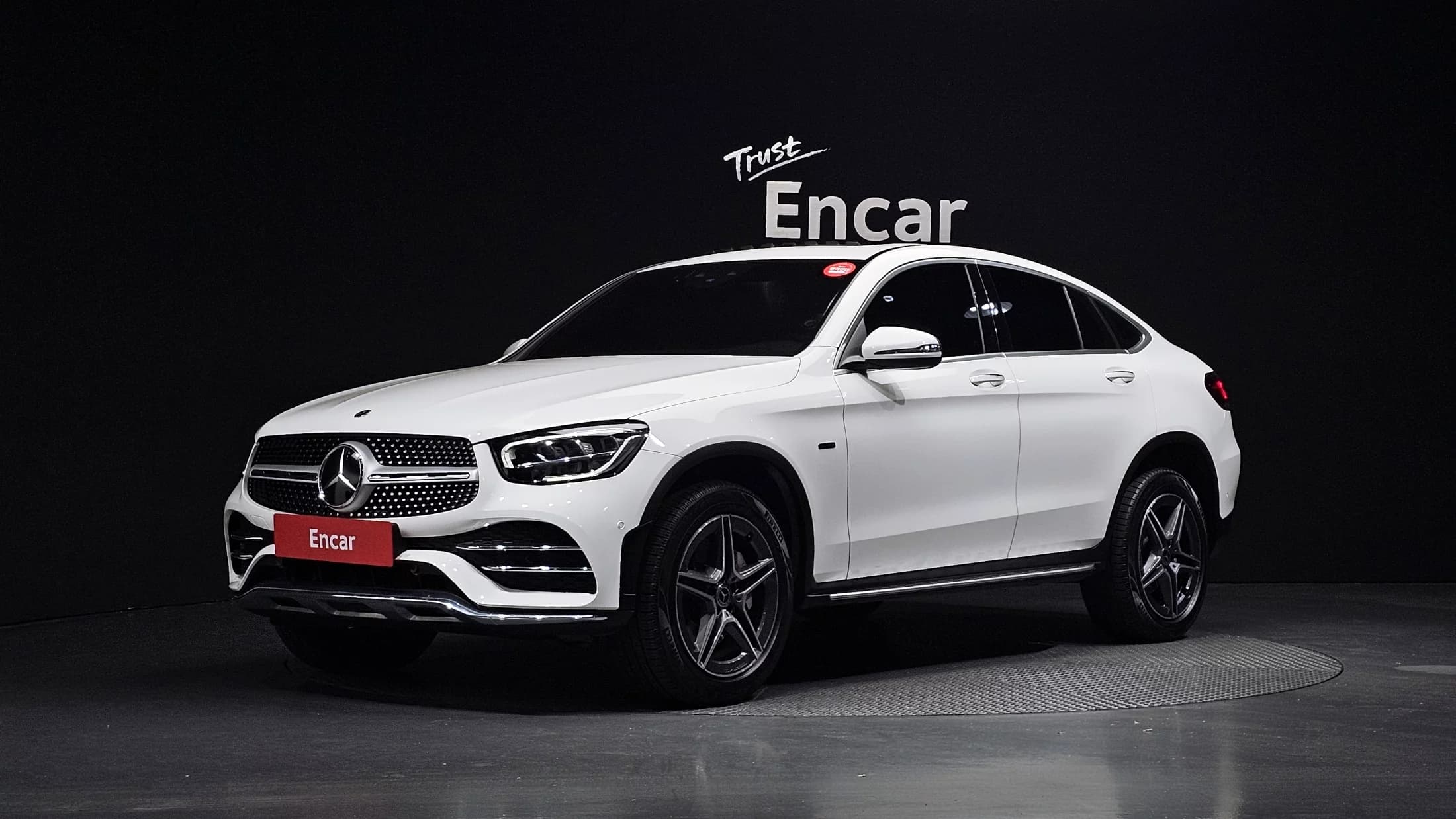 Mercedes-Benz GLC-Class GLC300e 4MATIC Coupe, гибрид, 2021 г. 58862 км.