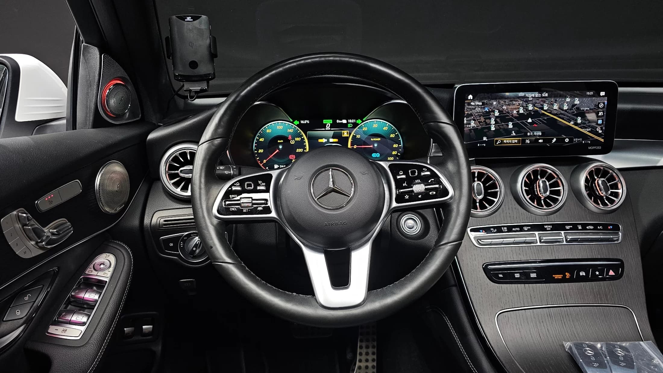 Mercedes-Benz GLC-Class GLC300e 4MATIC Coupe, гибрид, 2021 г. 58862 км. — фото 13
