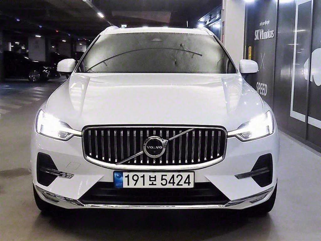 Volvo XC60 B5 Inscription, 2021 г. 45438 км. — фото 2