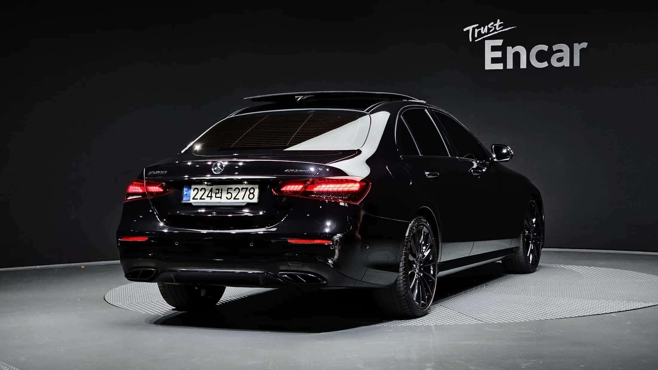 Mercedes-Benz E-Class E350 4MATIC AMG Line, 2022 г. 69332 км. — фото 2