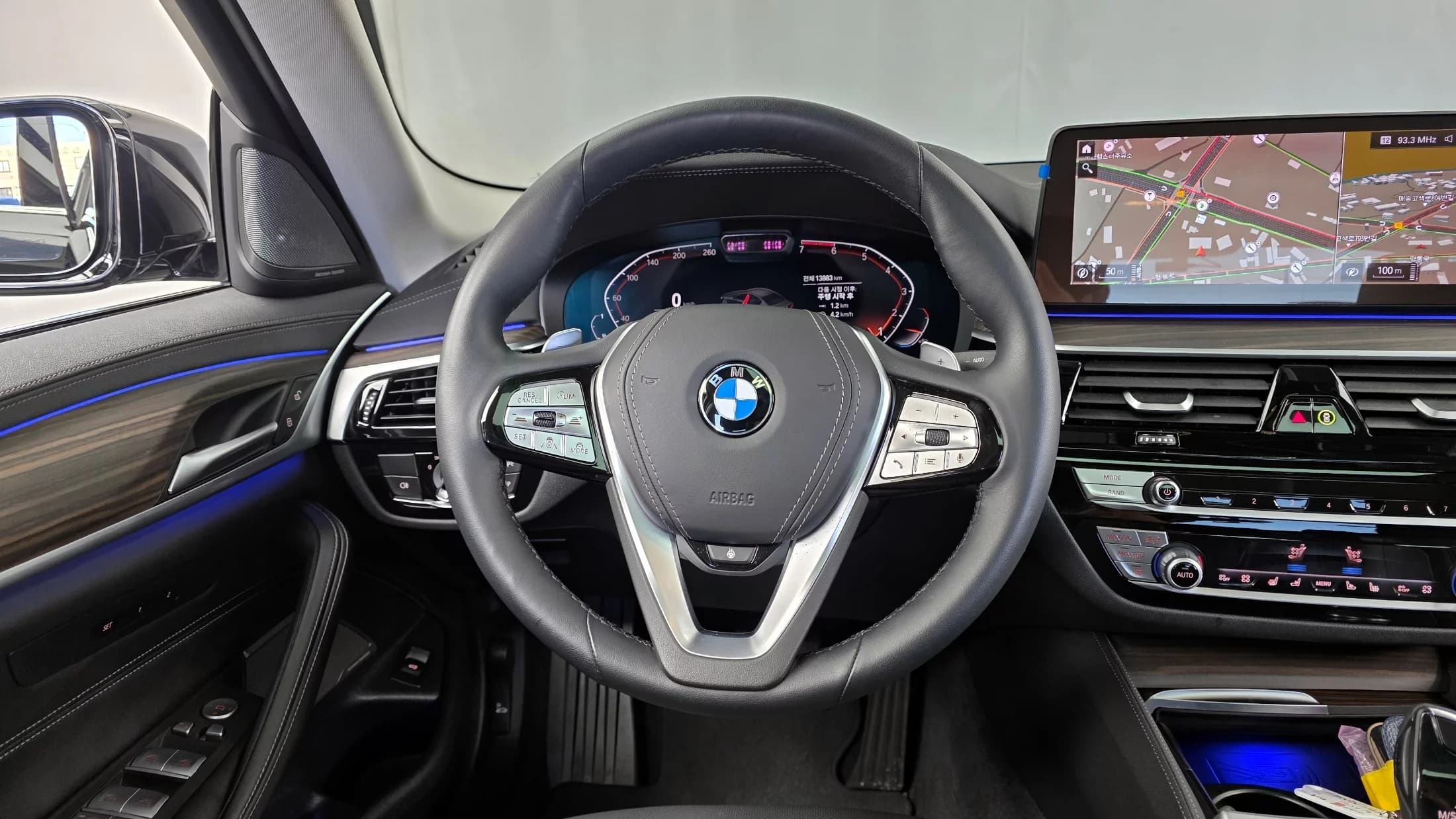 BMW 5-Series 530i Luxury, 2022 г. 13923 км. — фото 13