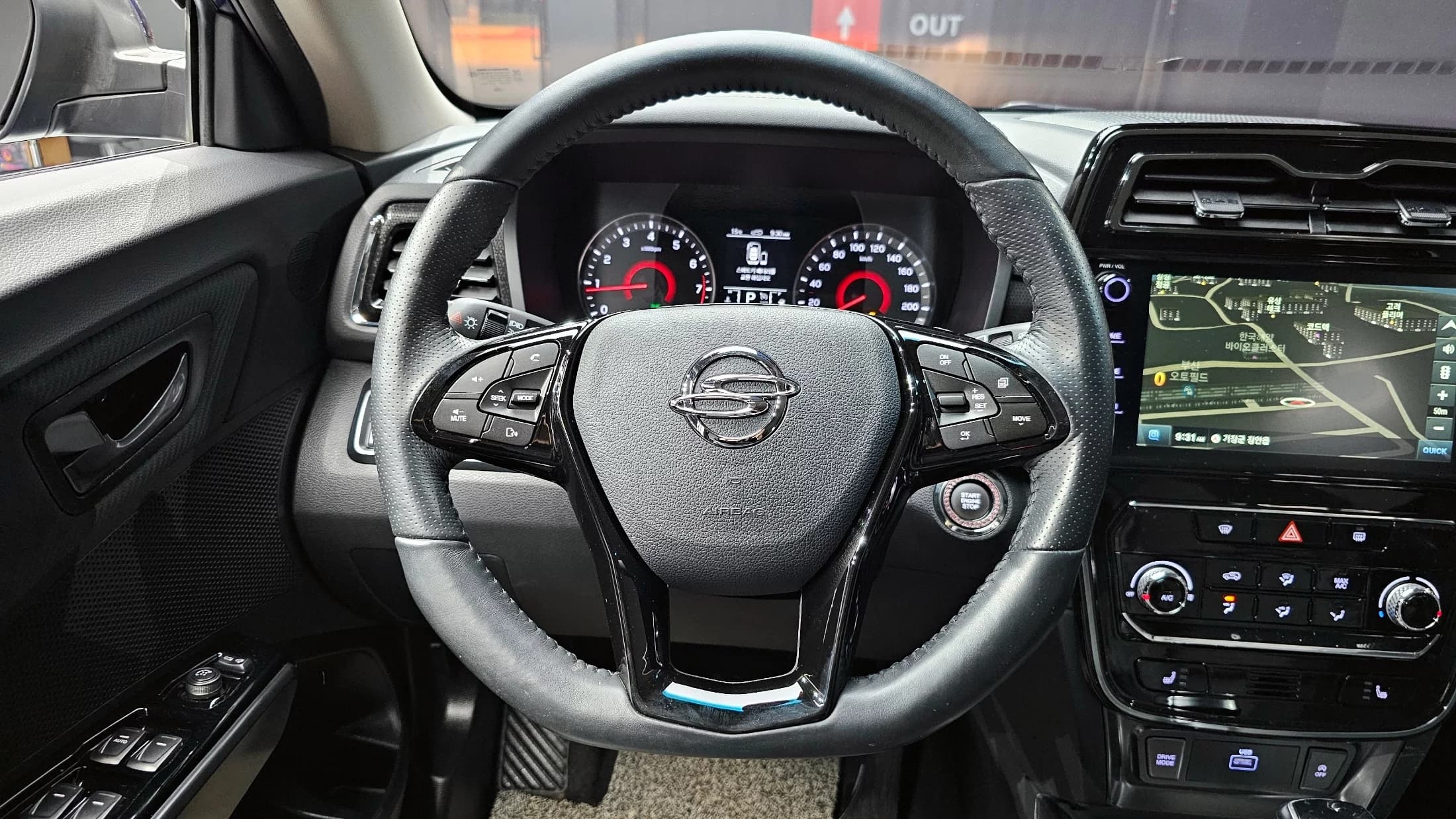 SsangYong TIBOLI Gasoline 1.5 2WD V3, 2021 г. 33234 км. — фото 13