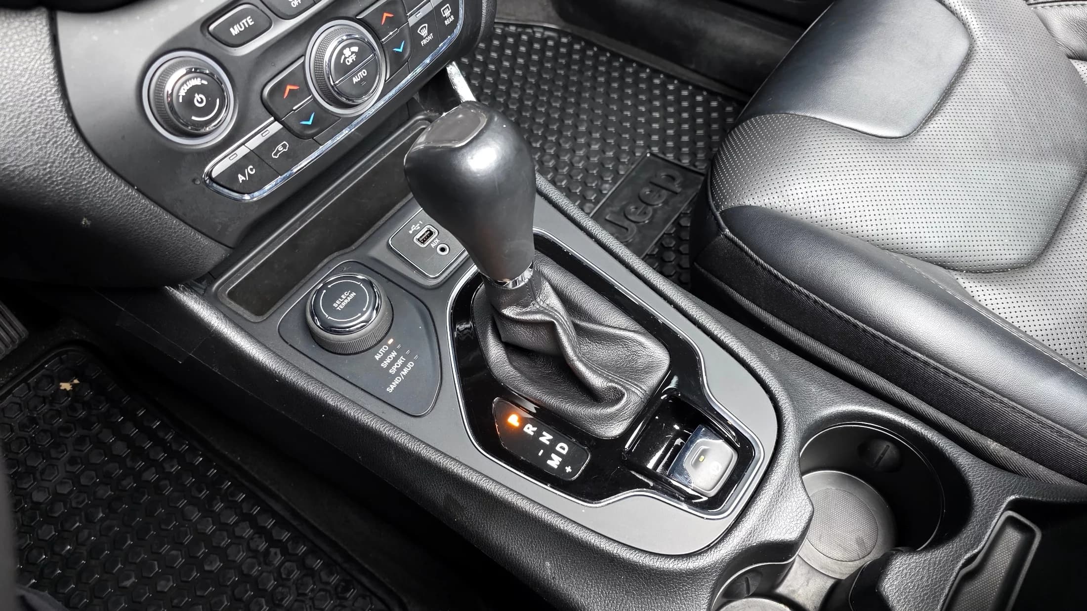 Jeep CHEROKEE 2.4 Limited AWD, 2022 г. 66138 км. — фото 12