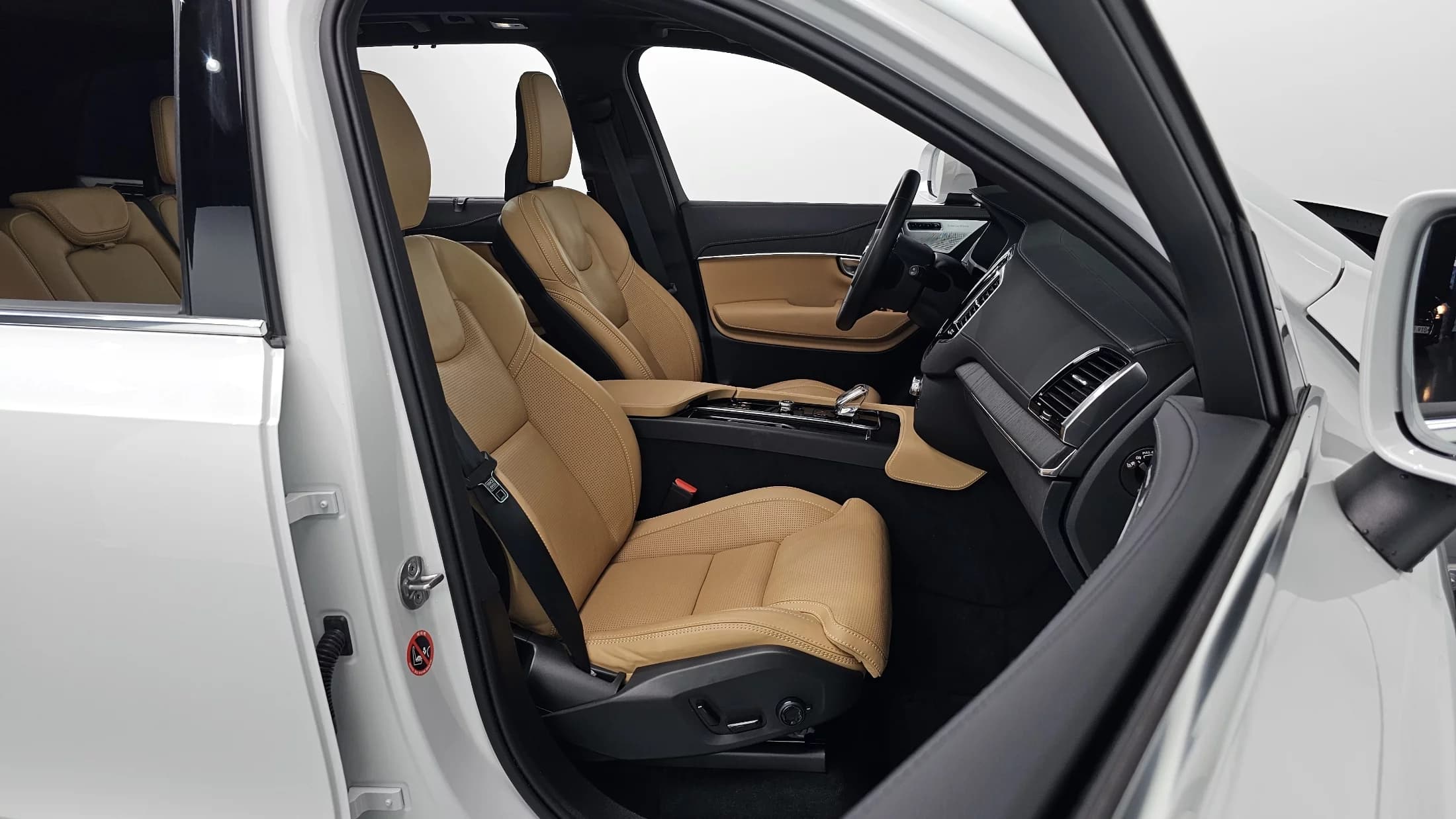 Volvo XC90 B6 Ultimate Bright, 2024 г. 9293 км. — фото 10