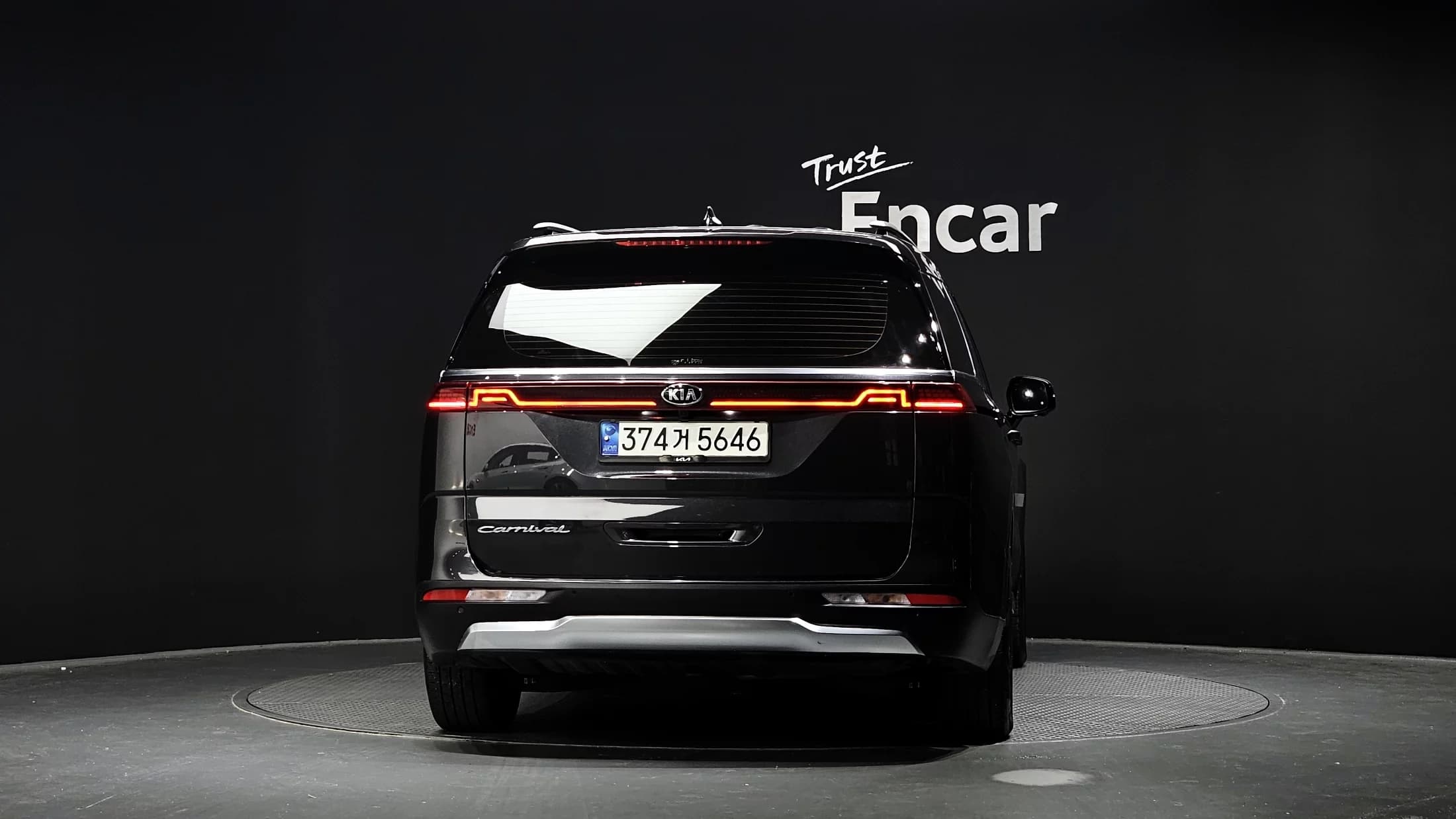 Kia Carnival 9-Seater Signature, 2021 г. 48200 км. — фото 4