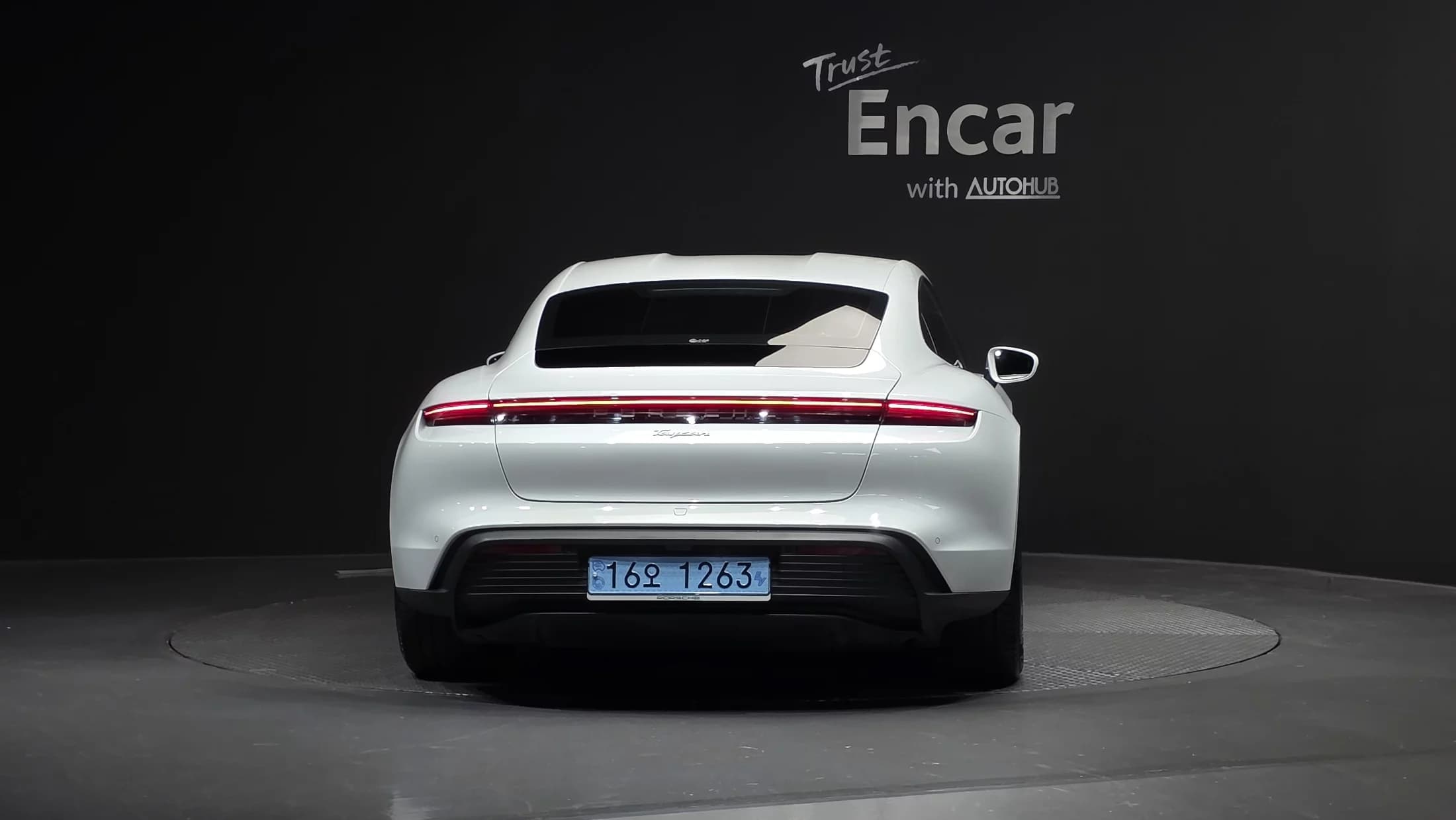 Porsche TAYCAN Base, электромобиль, 2022 г. 64608 км. — фото 4