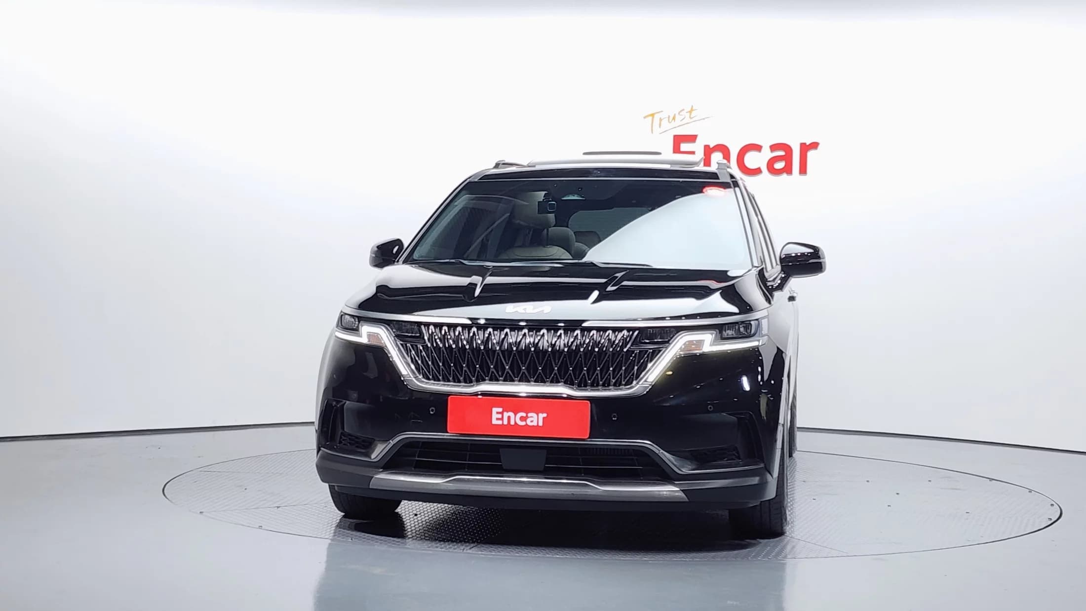 Kia Carnival 9-Seater Signature, 2023 г. 53670 км. — фото 3