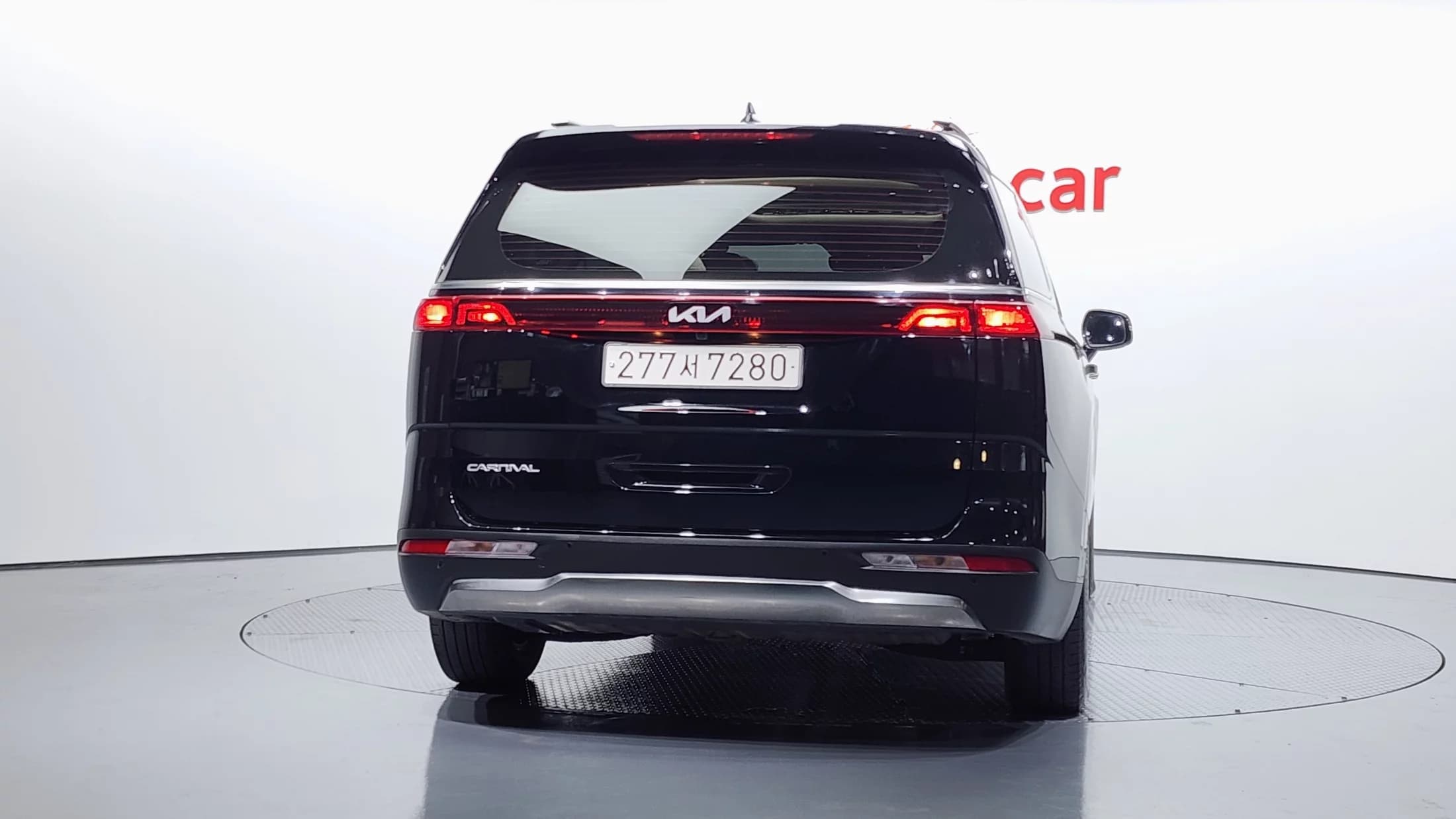 Kia Carnival 9-Seater Signature, 2023 г. 53670 км. — фото 4