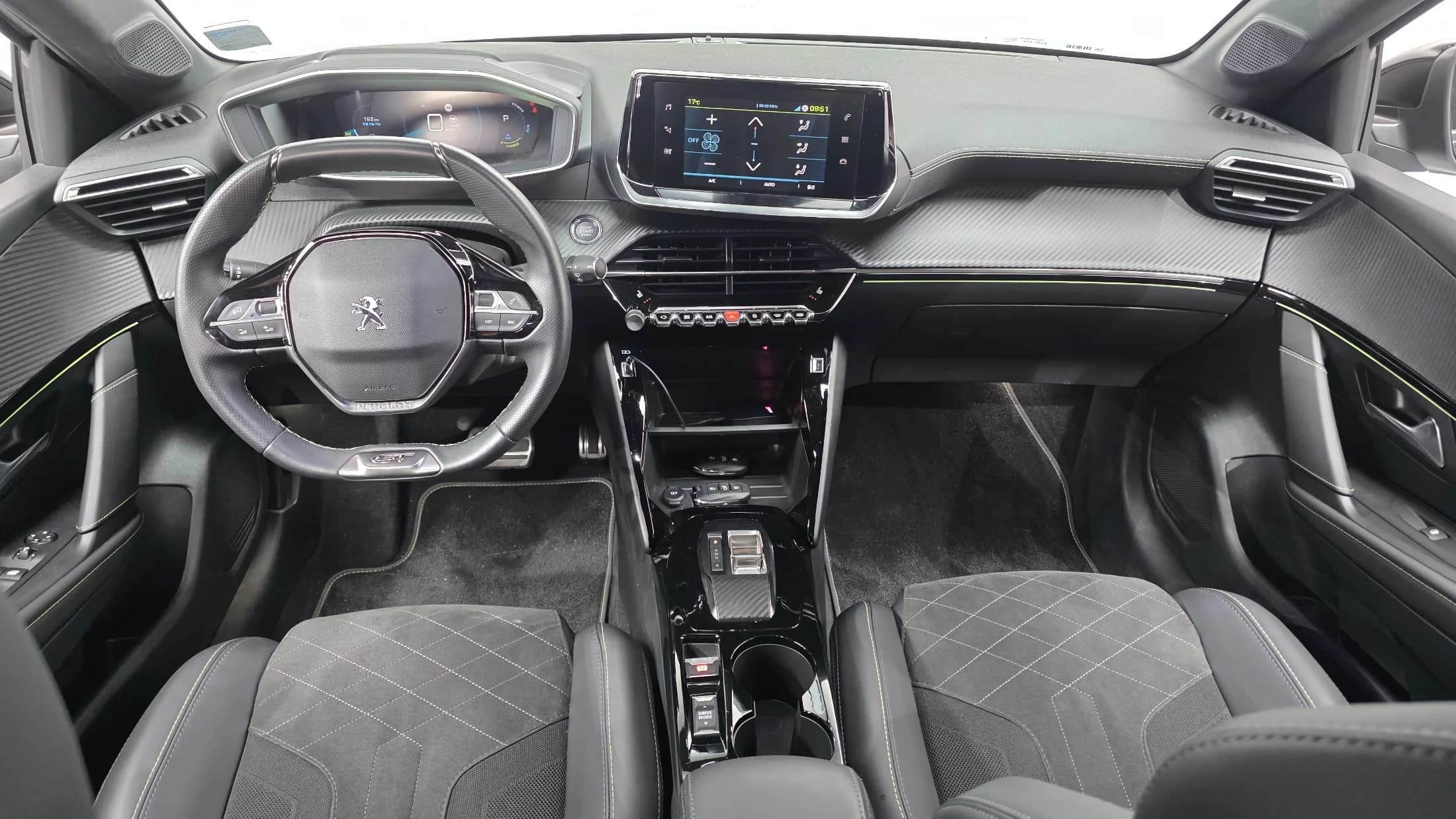 Peugeot 208 GT, электромобиль, 2023 г. 14795 км. — фото 7