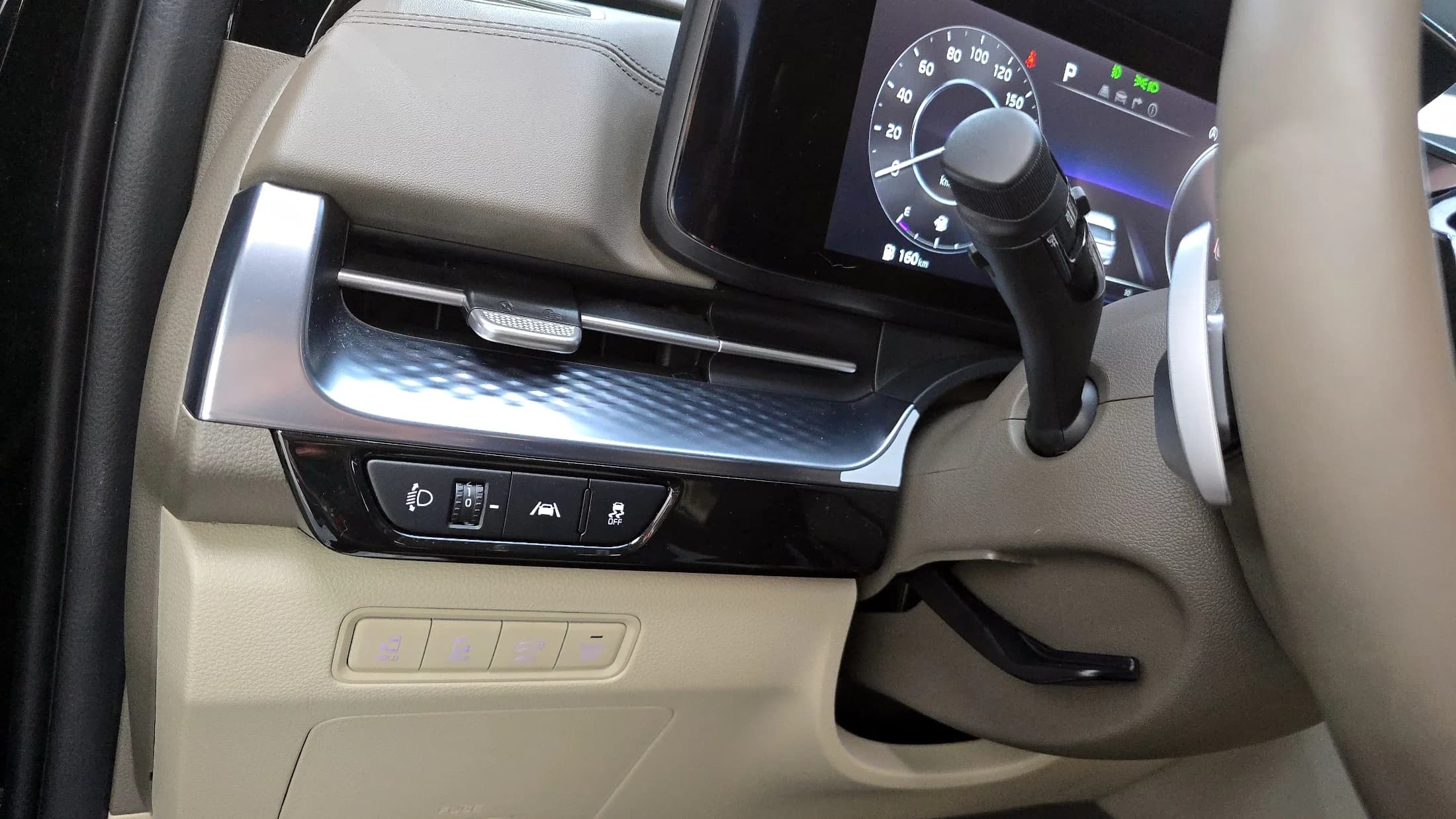 Kia Carnival 7-Seater Hi-Limousine Signature, 2022 г. 51388 км. — фото 17