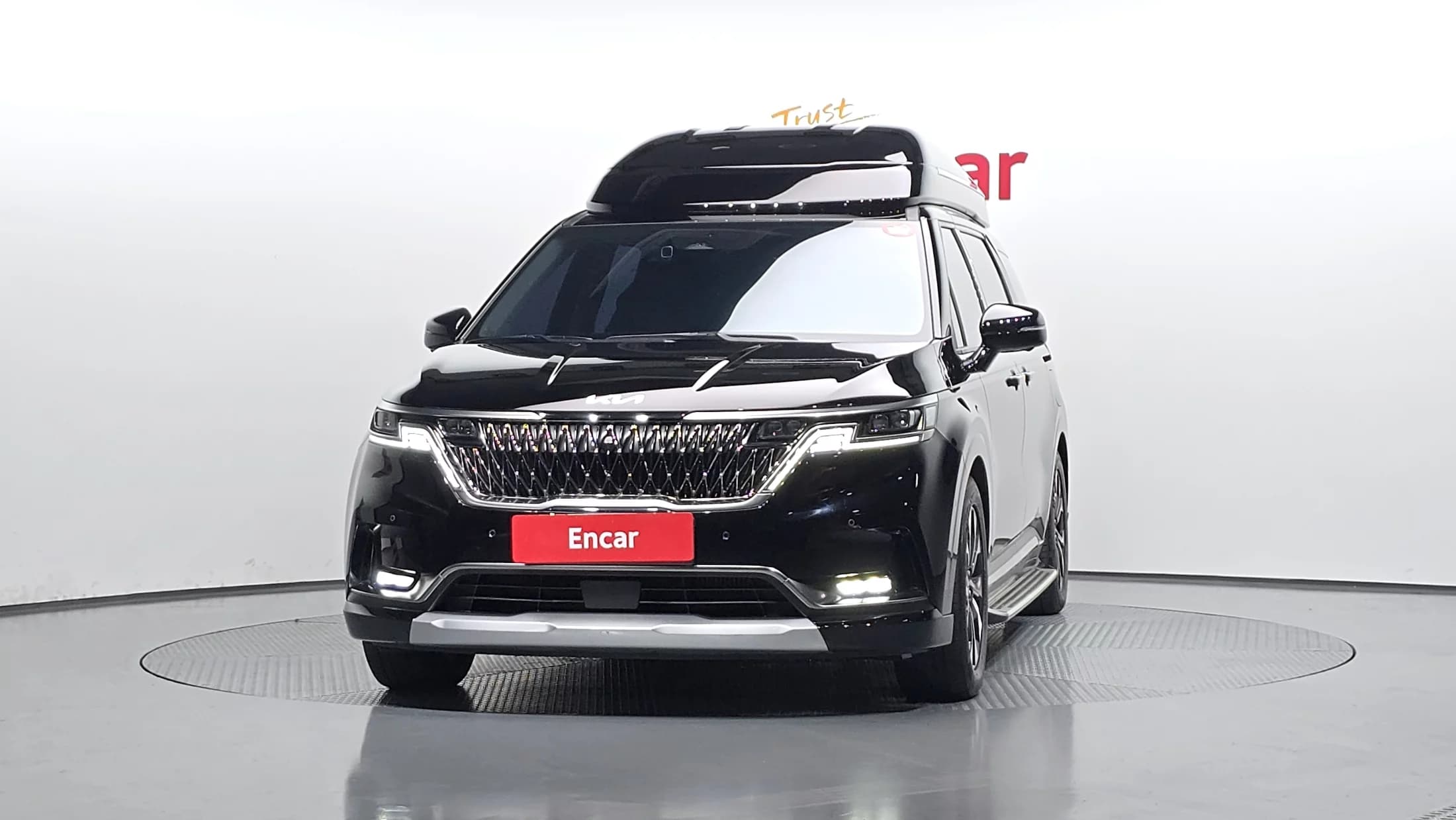 Kia Carnival 7-Seater Hi-Limousine Signature, 2022 г. 51388 км. — фото 3